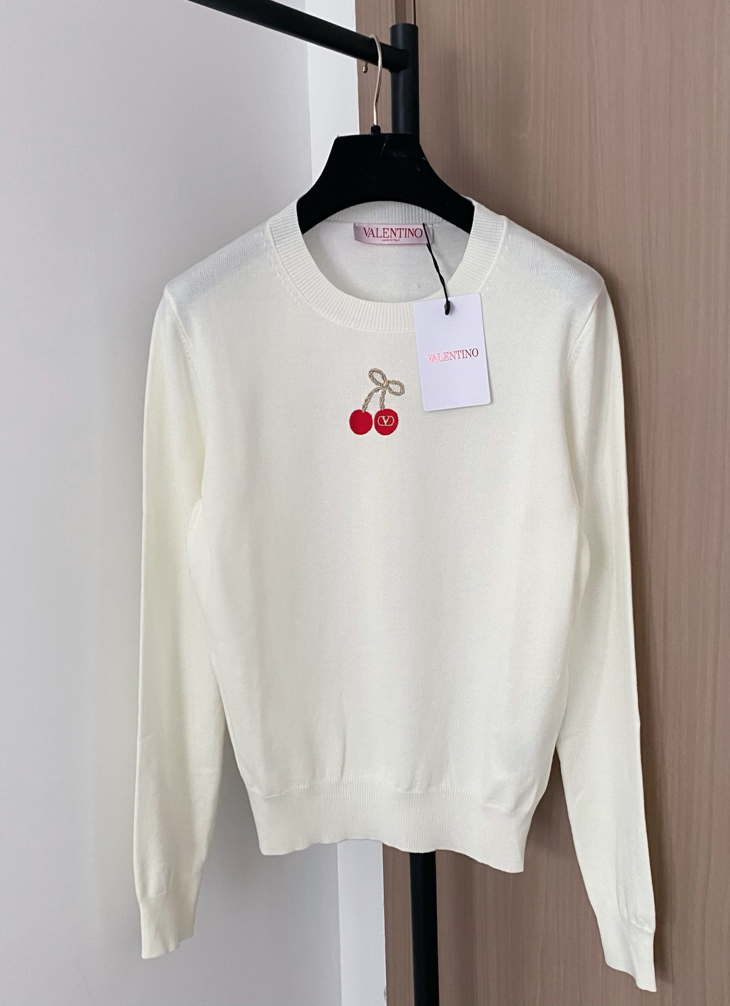 NO:468299,New Year's new two-color long-sleeved pattern embellishment, fashionable and relaxing feeling on the upper body, color code //,,alexander wang19860909年新款二色长袖 图案修饰点缀 上身時尚鬆弛感 色碼 //,,alexander wang,Women's clothing