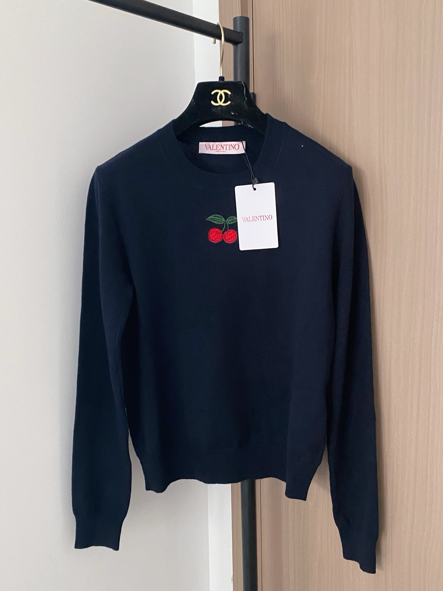 NO:468303,New Year's new two-color long-sleeved pattern embellishment, fashionable and relaxing feeling on the upper body, color code //0,,alexander wang19860909年新款二色长袖 图案修饰点缀 上身時尚鬆弛感 色碼 //0,,alexander wang,Women's clothing