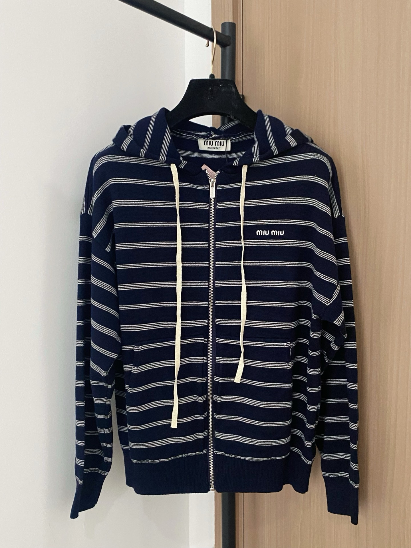 NO:479216,New two-color striped zipper cardigan logo embellishment, slim and versatile color code //,,alexander wang19860909新款 二色条纹拉链开衫 logo点缀修饰 上身显瘦百搭 色碼 //,,alexander wang,Women's clothing