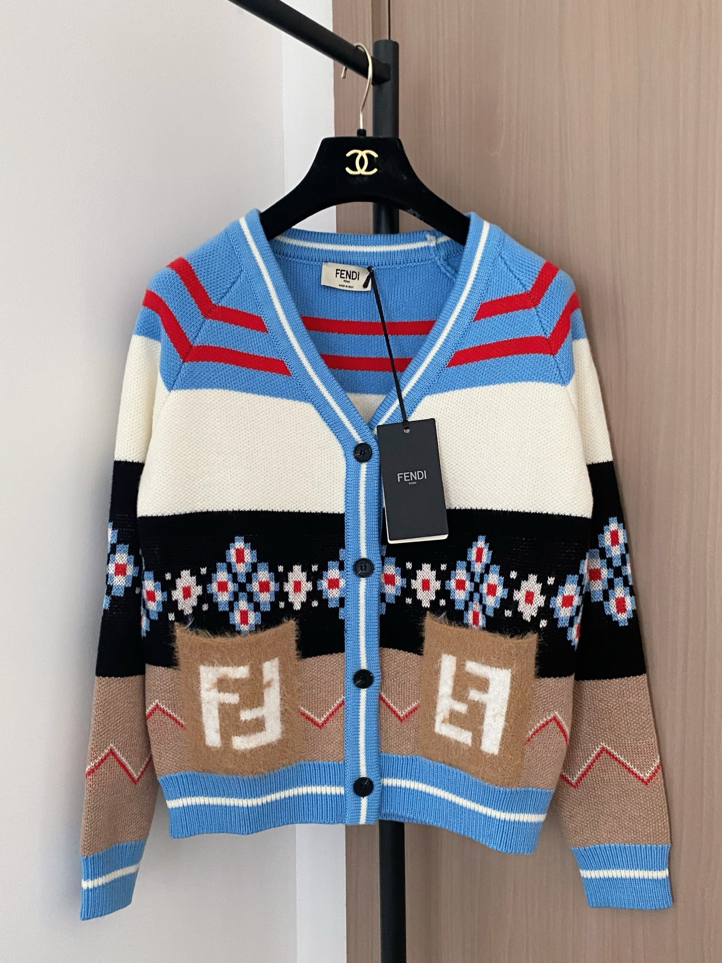 NO:479209,New round neck cardigan, slim fit and three-dimensional, fashionable and relaxing feeling on the upper body, color code //,,alexander wang19860909新款 圆领开衫 版型修身立体 上身時尚鬆弛感 色碼 //,,alexander wang,Women's clothing