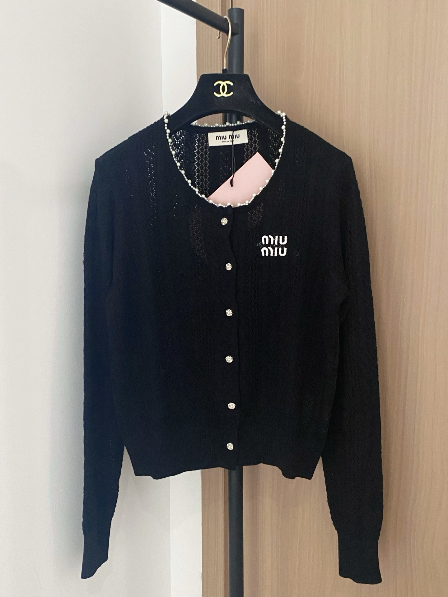 MIU MIU Cardigan Tricolore Brodé, Confort Élégant et Polyvalent