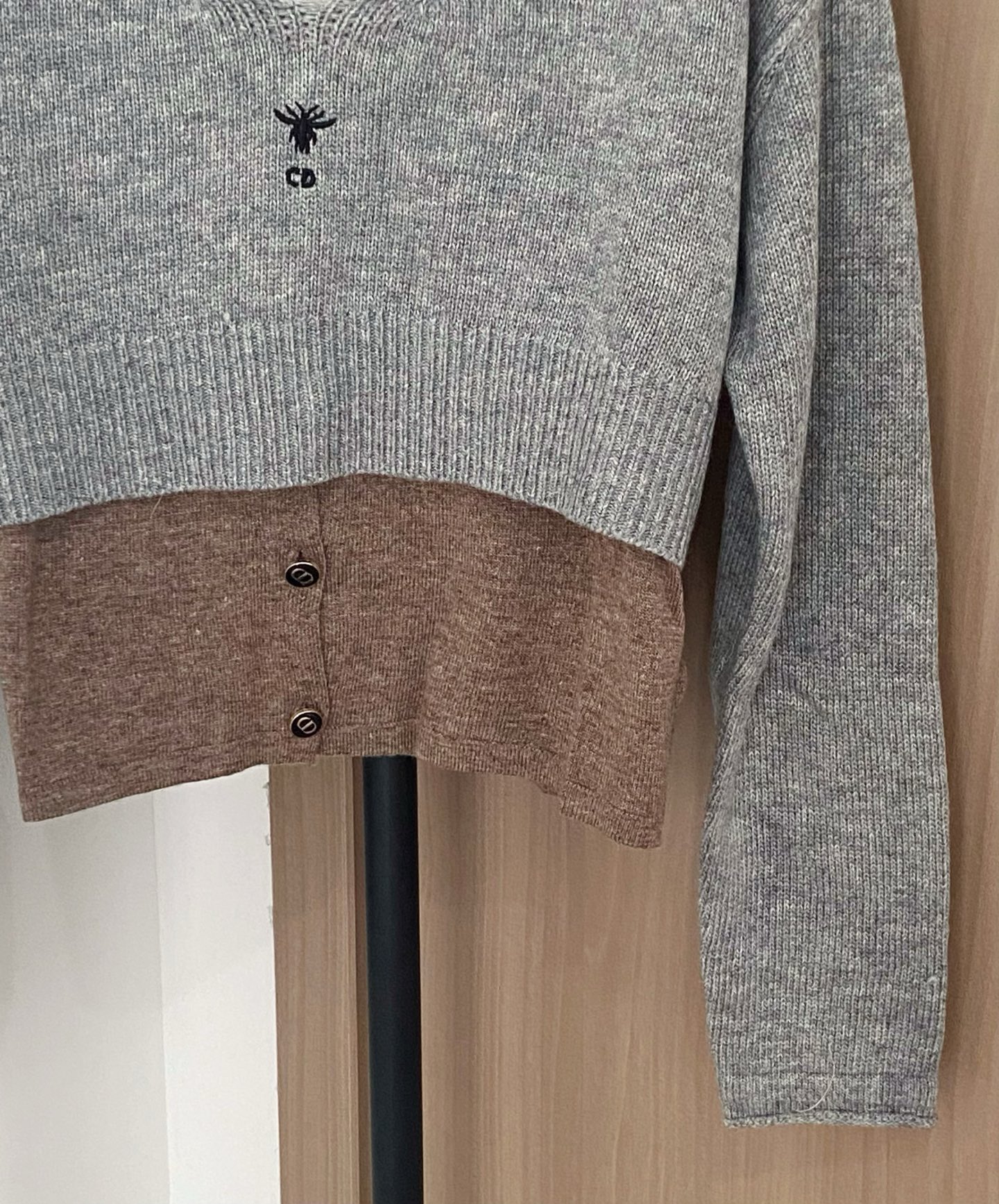 Dior 2025 New Long-Sleeve Gray-Brown Colorblock Fashionable Top 5 i1756361853643 3950 0 3