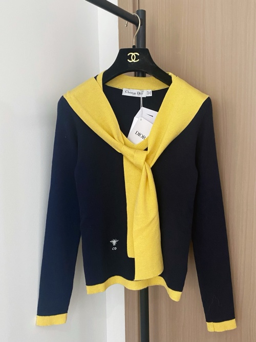 Dior 2025 New Tricolor Shawl Long Sleeve Slim Fit Fashionable Top 1 Dior 2025 New Tricolor Shawl Long Sleeve Slim Fit Fashionable Top