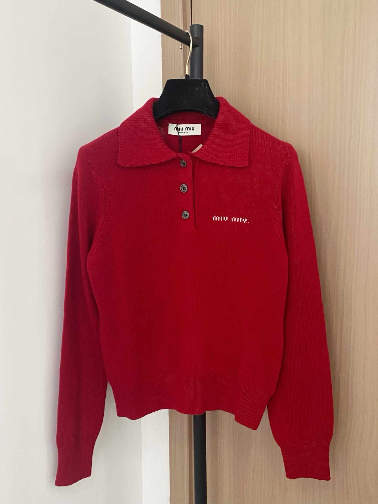 Miu Miu Rode Poloshirt met Lange Mouwen en Logo - Stijlvol & Comfortabel