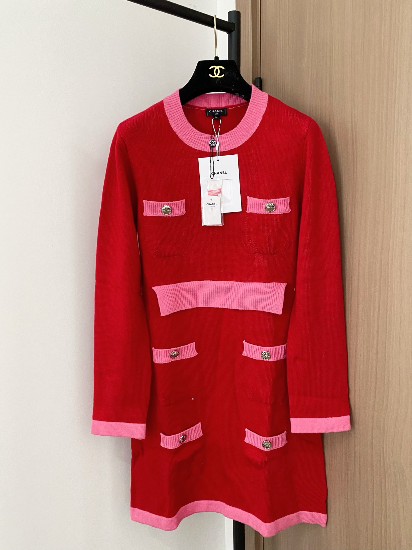 NO:489529,New long-sleeved long skirt, breathable fabric, logo pattern embellishment! High-end atmosphere on the upper body color code //, skirts, alexander wang19860909新款长袖长裙 面料透气 logo图案修饰点缀！上身高级氛围感 色碼 //,,skirts,alexander wang,Women's clothing