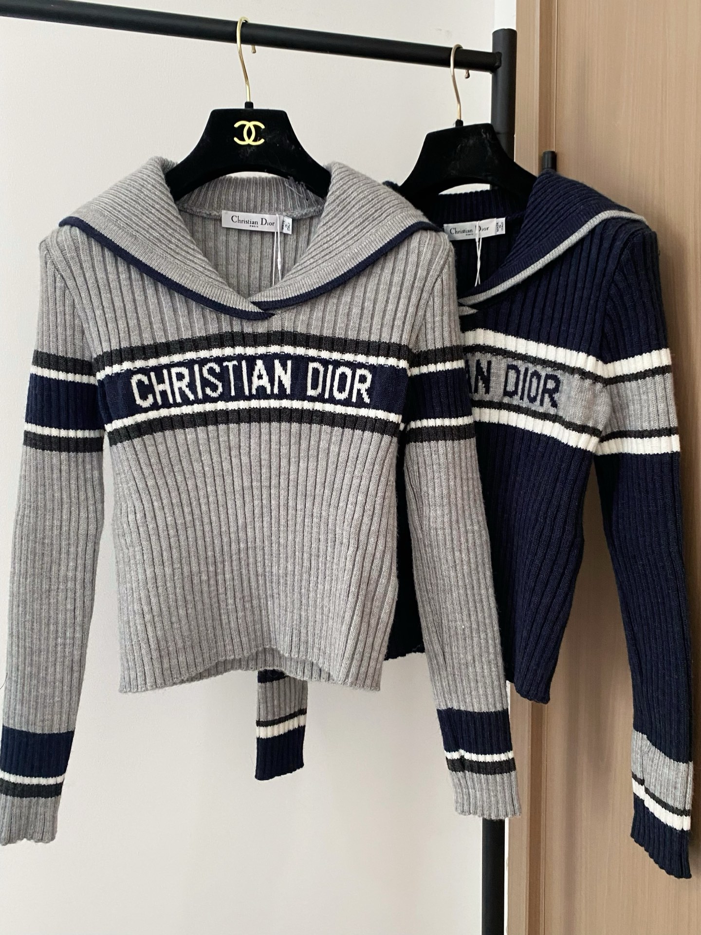 𝐃𝐢𝐨𝐫 𝟐𝟓新款 二色海军领长袖 logo图案点缀修饰 上身顯瘦時尚 𝟐色𝟑碼 𝟑𝟔/𝟑𝟖/𝟒𝟎