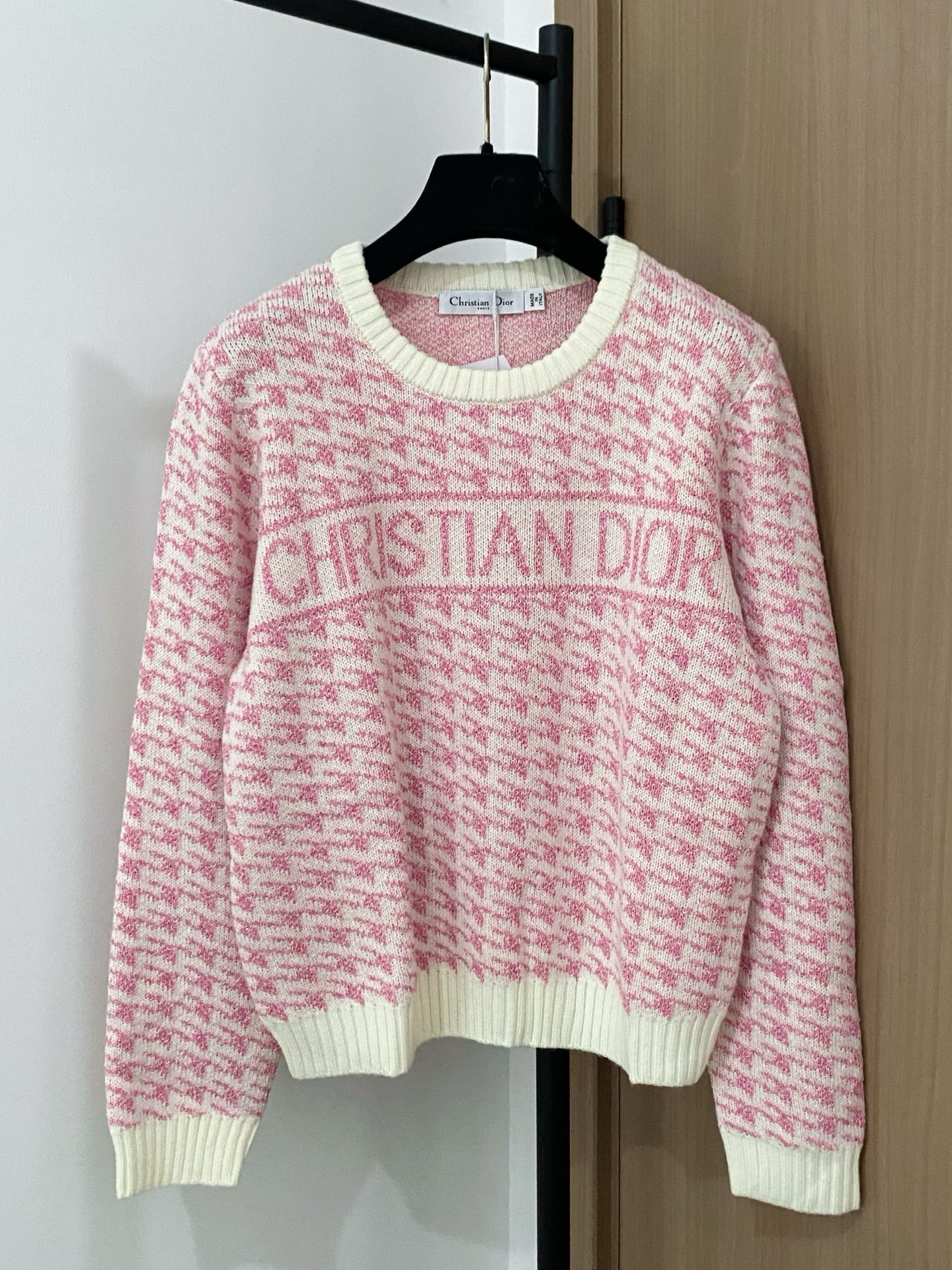 𝐃𝐢𝐨𝐫 𝟐𝟓新款 二色长袖 logo图案点缀修饰 上身顯瘦時尚 𝟐色𝟑碼 𝟑𝟔/𝟑𝟖/𝟒𝟎