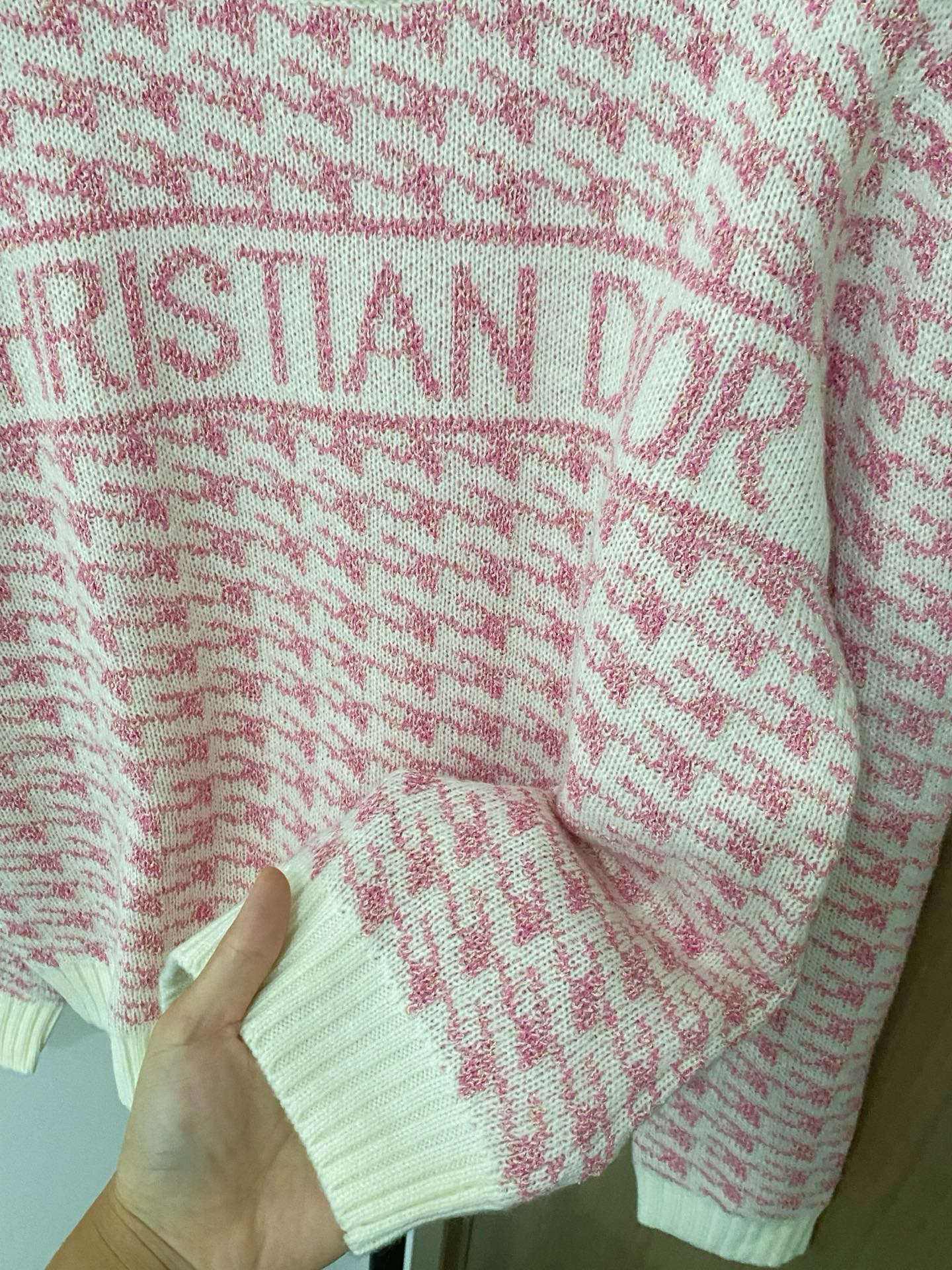 𝐃𝐢𝐨𝐫 𝟐𝟓新款 二色长袖 logo图案点缀修饰 上身顯瘦時尚 𝟐色𝟑碼 𝟑𝟔/𝟑𝟖/𝟒𝟎