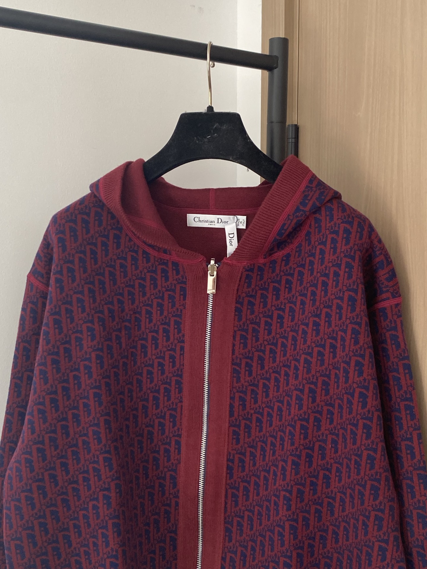 𝐃𝐢𝐨𝐫 𝟐𝟓新款 二色双面穿开衫 老花logo图案点缀修饰 上身顯瘦時尚 𝟐色𝟑碼 𝟑𝟔/𝟑𝟖/𝟒𝟎