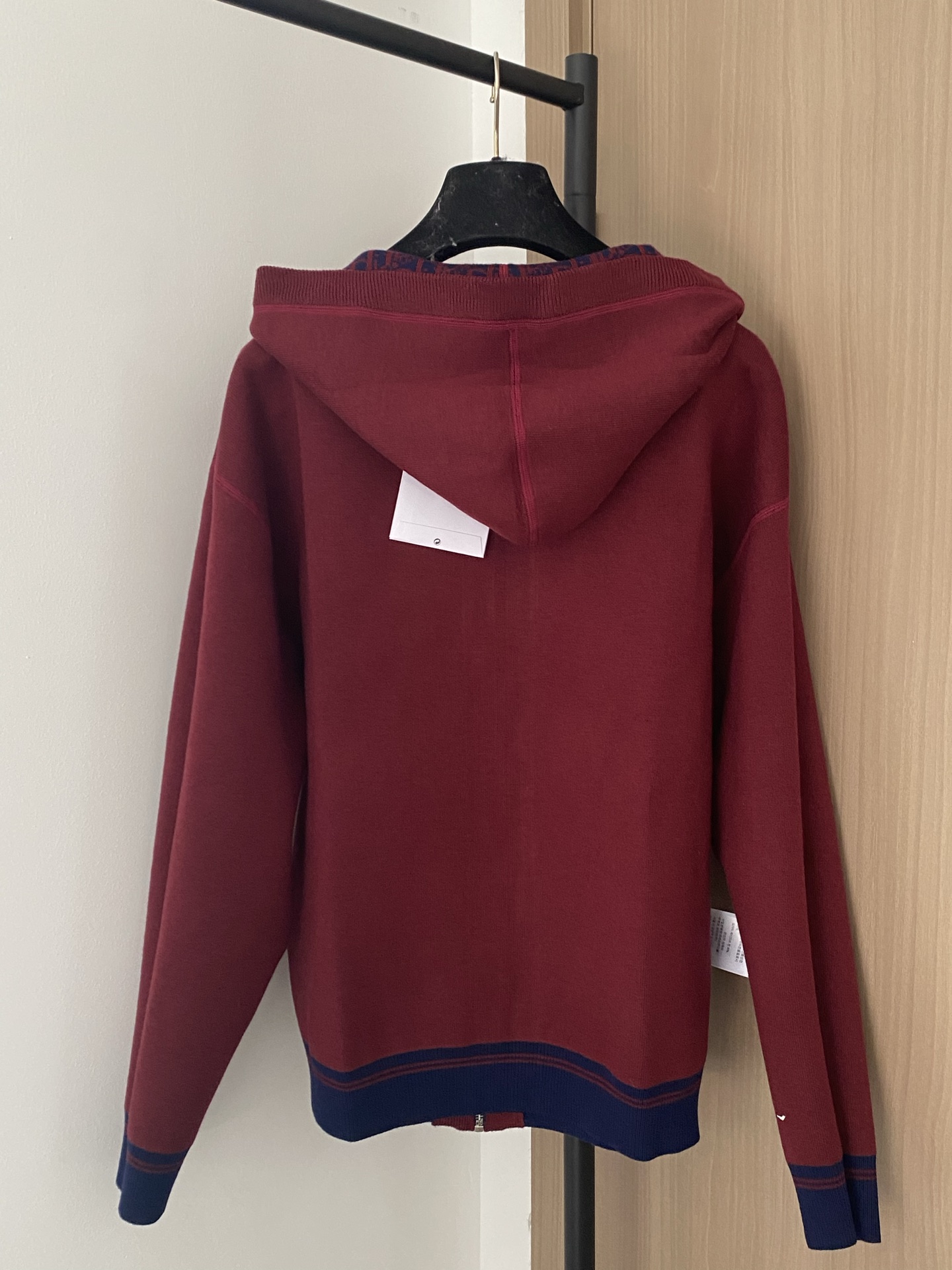 𝐃𝐢𝐨𝐫 𝟐𝟓新款 二色双面穿开衫 老花logo图案点缀修饰 上身顯瘦時尚 𝟐色𝟑碼 𝟑𝟔/𝟑𝟖/𝟒𝟎