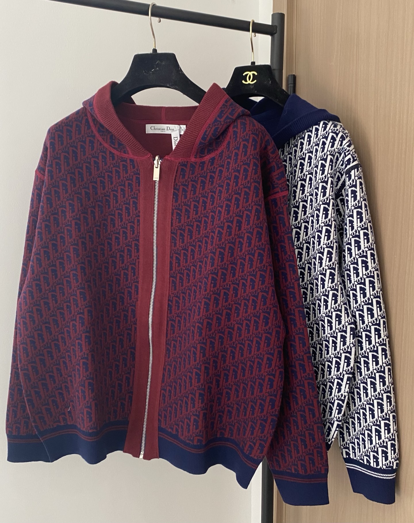 𝐃𝐢𝐨𝐫 𝟐𝟓新款 二色双面穿开衫 老花logo图案点缀修饰 上身顯瘦時尚 𝟐色𝟑碼 𝟑𝟔/𝟑𝟖/𝟒𝟎