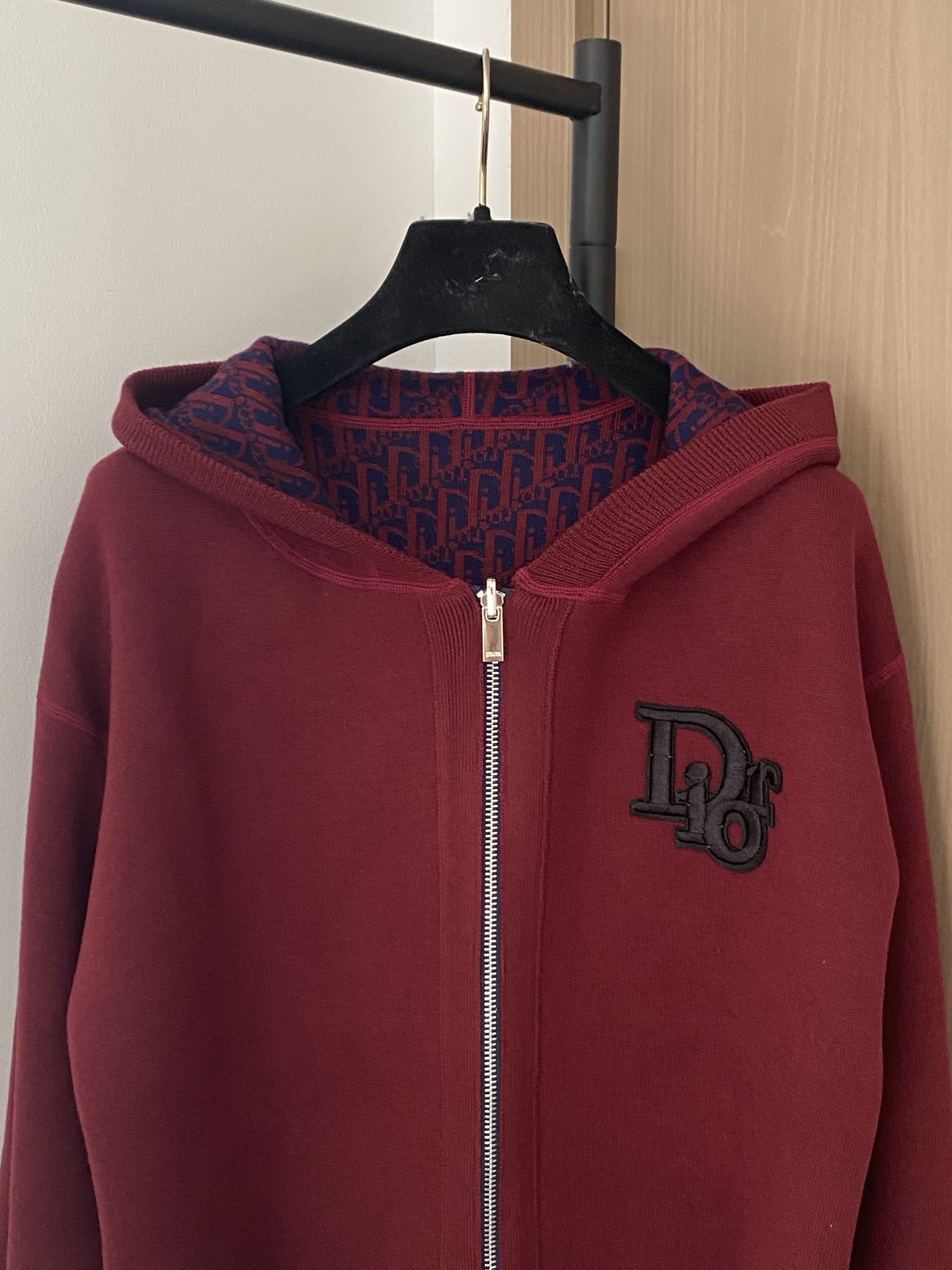 𝐃𝐢𝐨𝐫 𝟐𝟓新款 二色双面穿开衫 老花logo图案点缀修饰 上身顯瘦時尚 𝟐色𝟑碼 𝟑𝟔/𝟑𝟖/𝟒𝟎