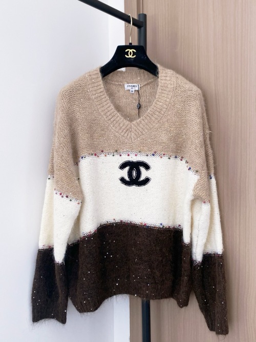 Chanel Women's Two-Tone Long Sleeve V-Neck Sweater 1 Chanel Women's Two-Tone Long Sleeve V-Neck Sweater
