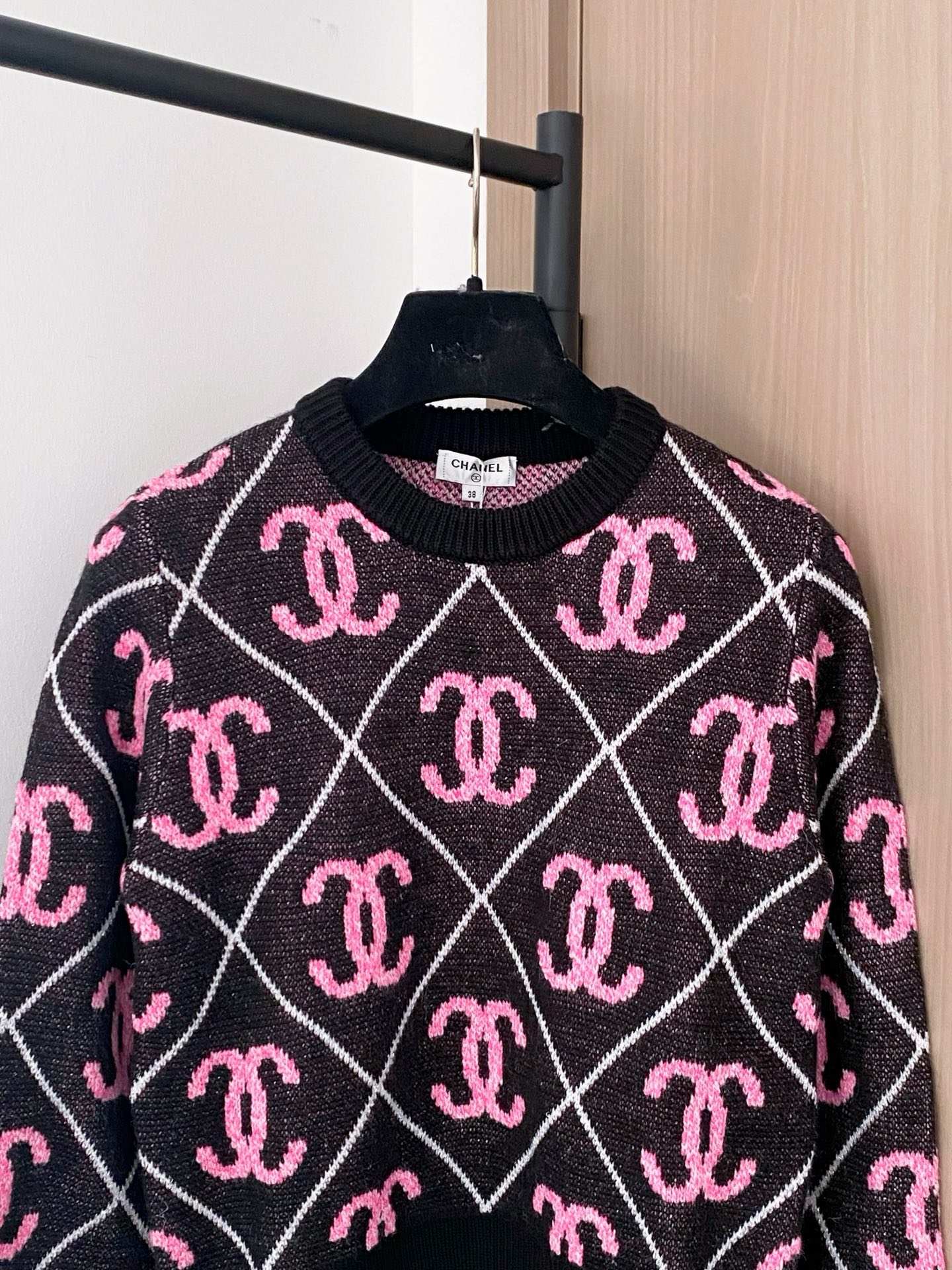 Chanel Women's Long Sleeve Sweater with Logo Pattern - Luxurious & Breathable 3 i1757874529355 3427 0 1