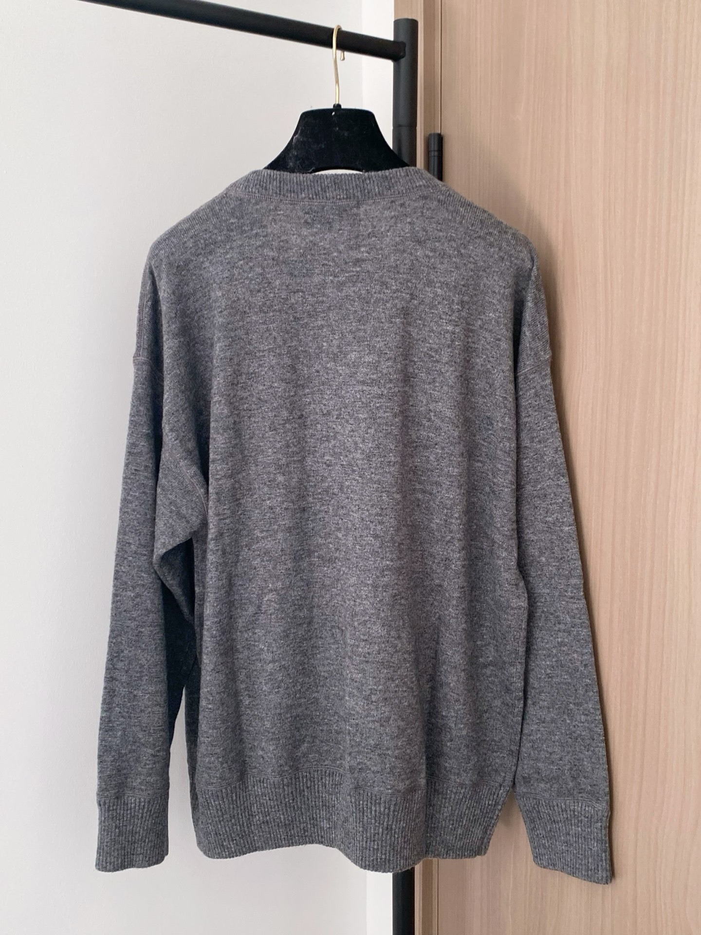Prada 25ss Logo Embellished Long Sleeve Top - Unisex Slim Fit 8 i1757875347218 5064 0 6