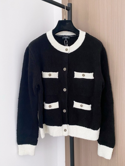 Chanel Two-Tone Knit Cardigan with Logo Details - New Arrival 7 Chanel Two-Tone Knit Cardigan with Logo Details - New Arrival