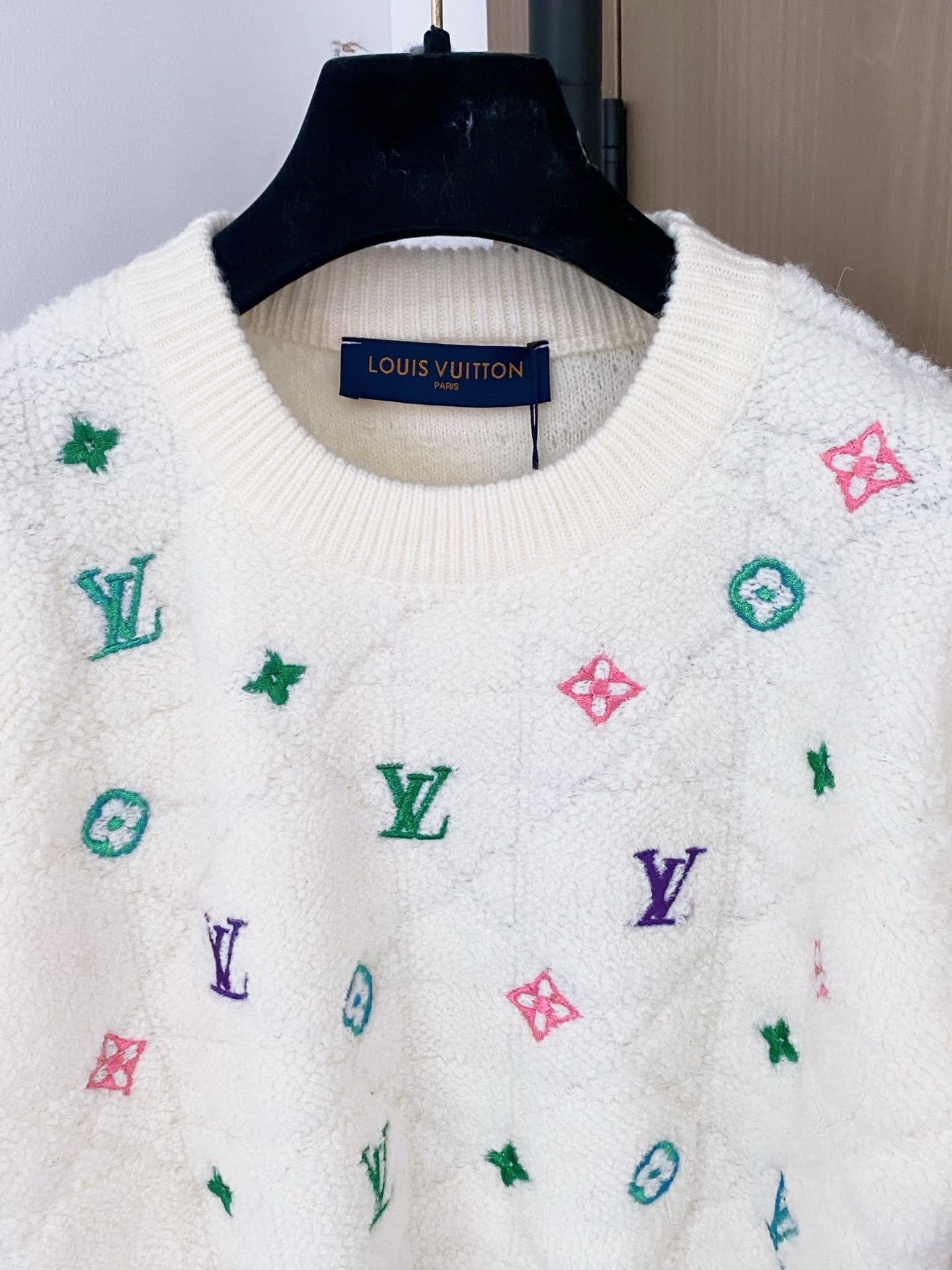 LouisVuit*on 𝟐𝟓𝐬𝐬 简约老花长袖 刺绣彩色老花logo图案高级时尚 上身显瘦高级 𝟐色𝟑