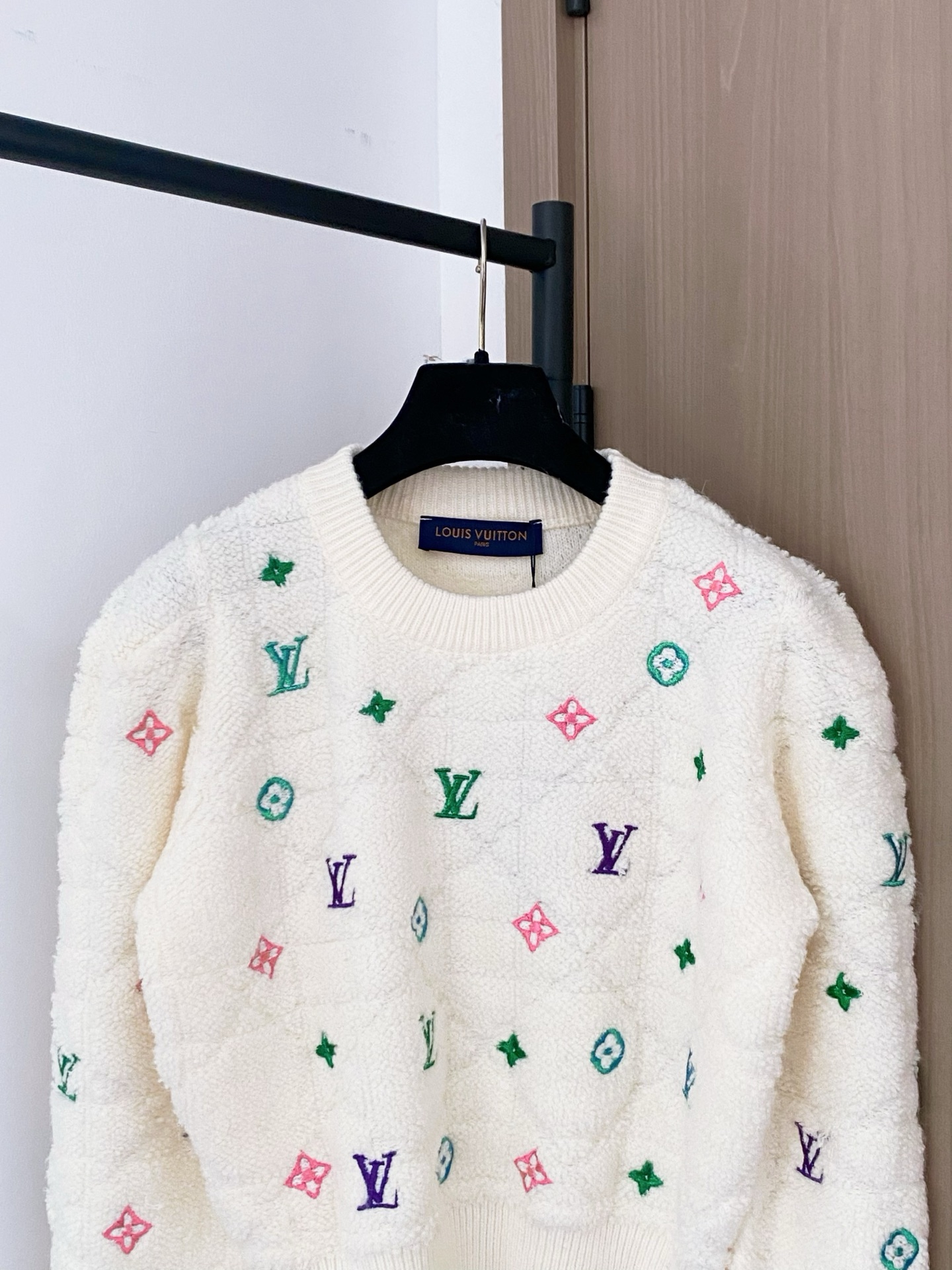 LouisVuit*on 𝟐𝟓𝐬𝐬 简约老花长袖 刺绣彩色老花logo图案高级时尚 上身显瘦高级 𝟐色𝟑