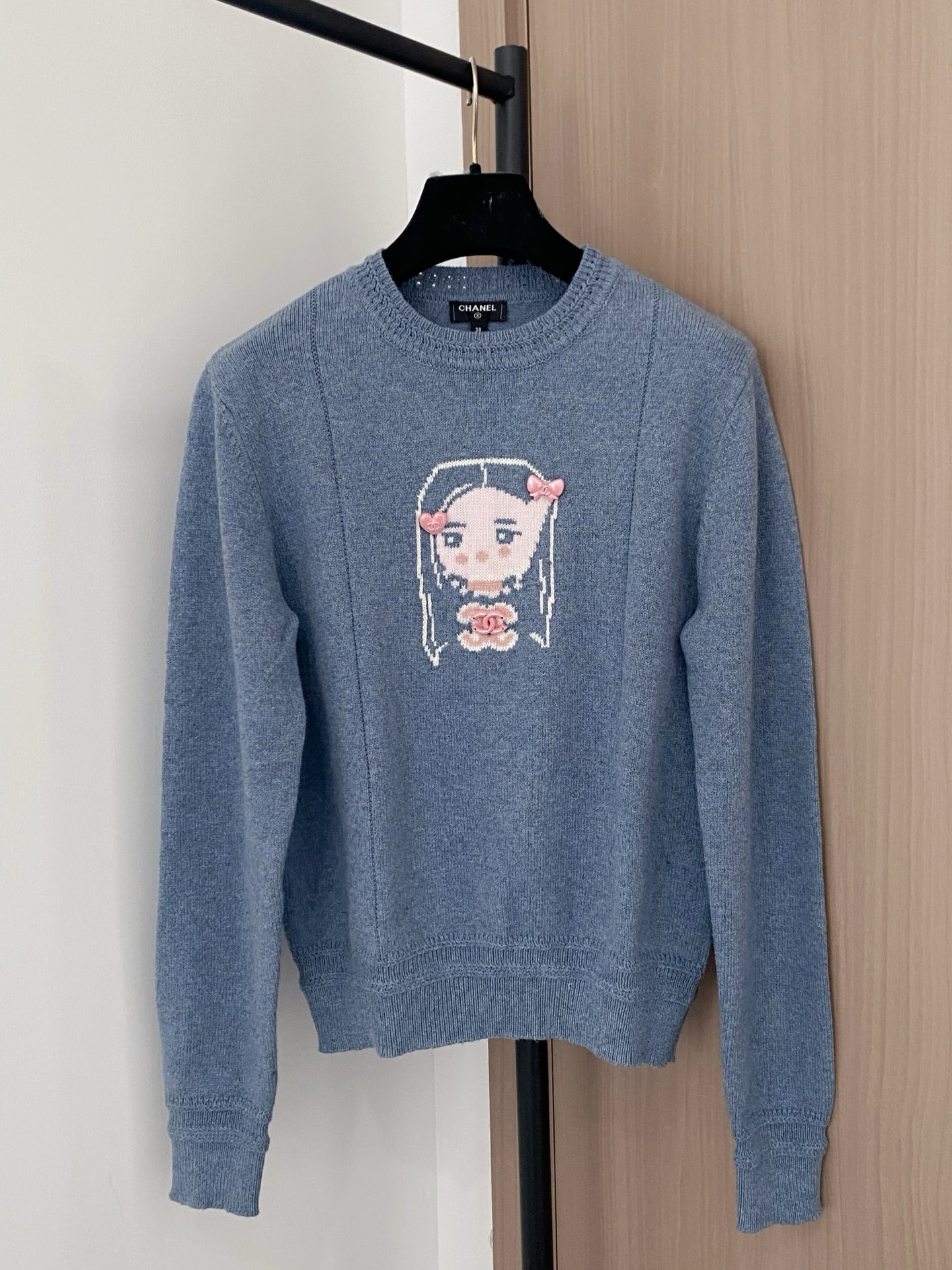 Pull Chanel à Manches Longues avec Motif de Dessin Animé