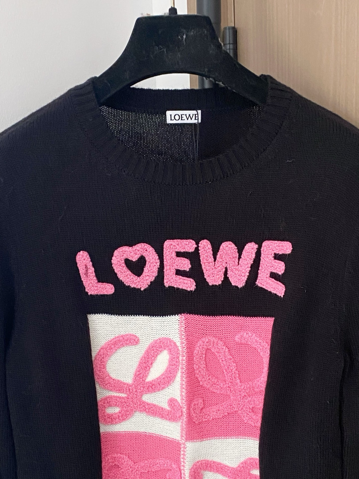 LOEWE Women's Black Long Sleeve Logo Sweater - Slim Fit, Casual Style 7 i1757909556705 2349 0 4