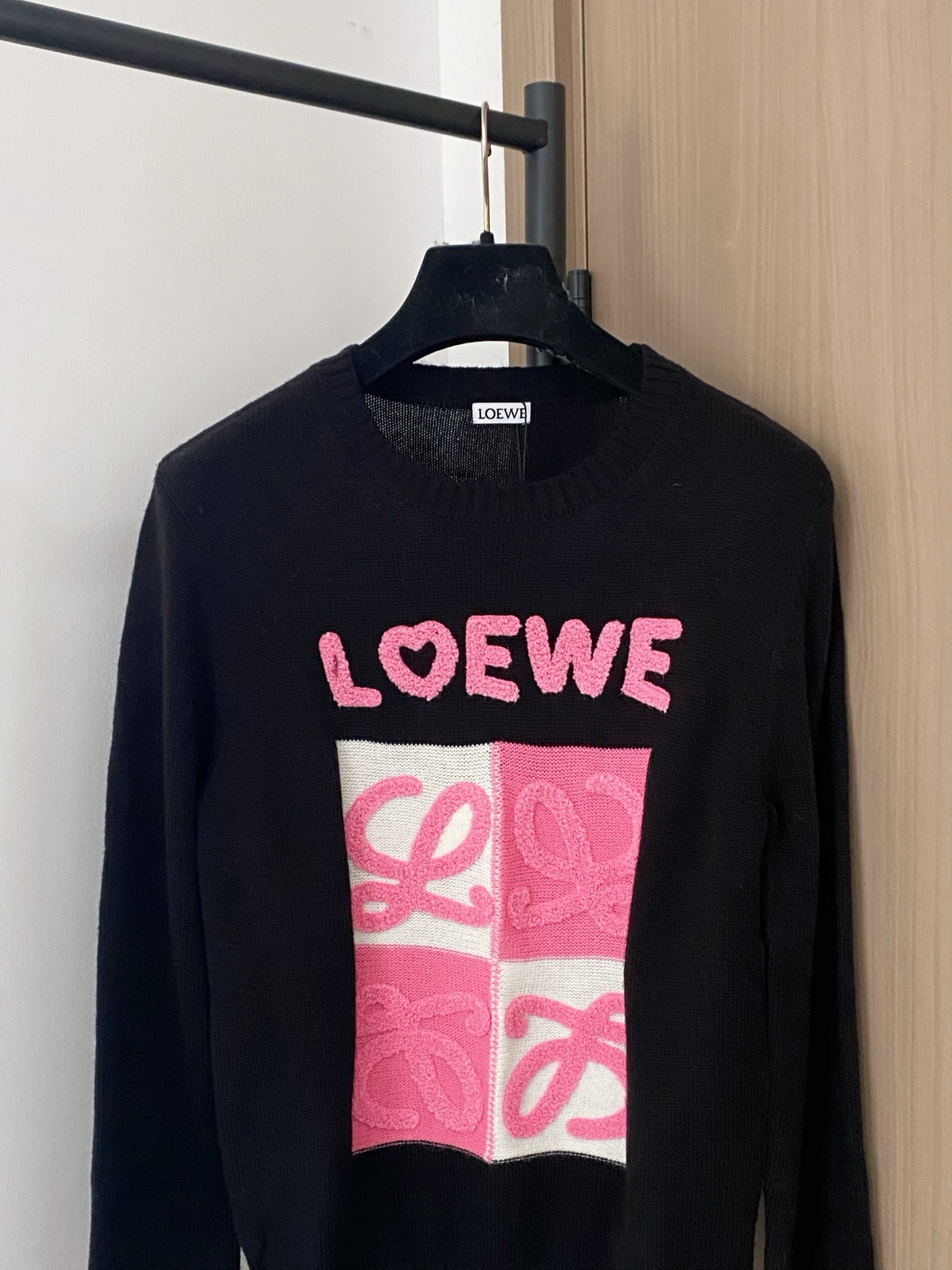 LOEWE Women's Black Long Sleeve Logo Sweater - Slim Fit, Casual Style 3 i1757909558837 9636 0 1