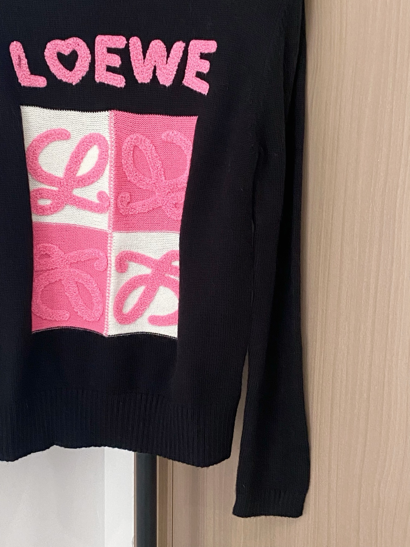 LOEWE Women's Black Long Sleeve Logo Sweater - Slim Fit, Casual Style 5 i1757909558876 8517 0 3