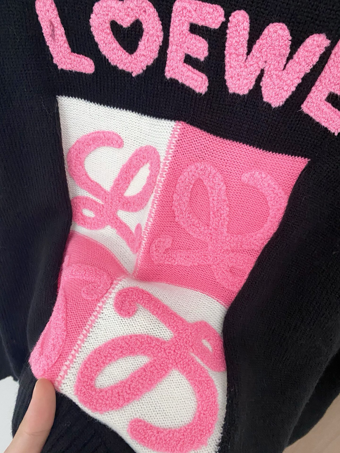 LOEWE Women's Black Long Sleeve Logo Sweater - Slim Fit, Casual Style 8 i1757909558990 7425 0 6