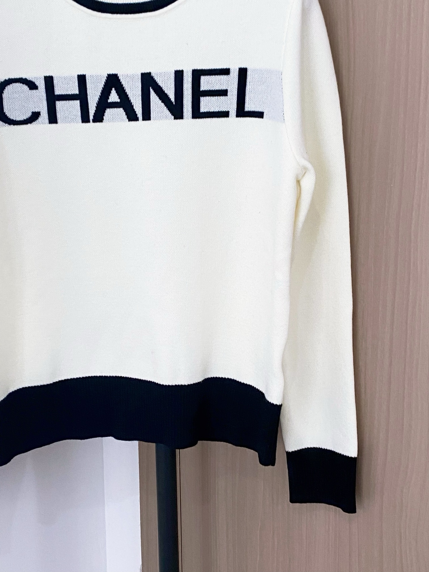 Chanel Women's Long Sleeve Breathable Logo Patchwork Knit Sweater 5 i1757909750720 4057 0 3