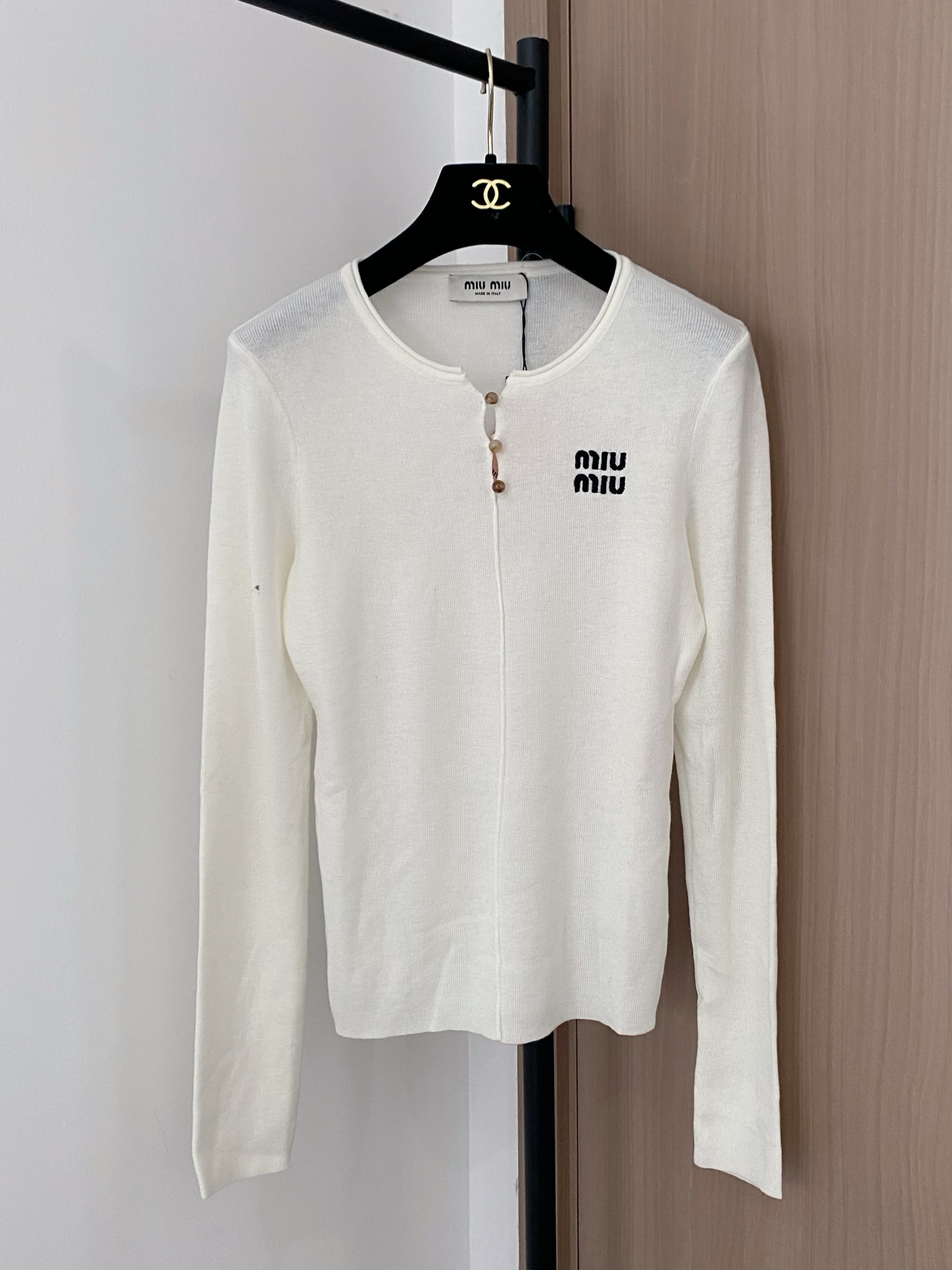 Miu Miu Witte Top met Lange Mouwen en Logo Details
