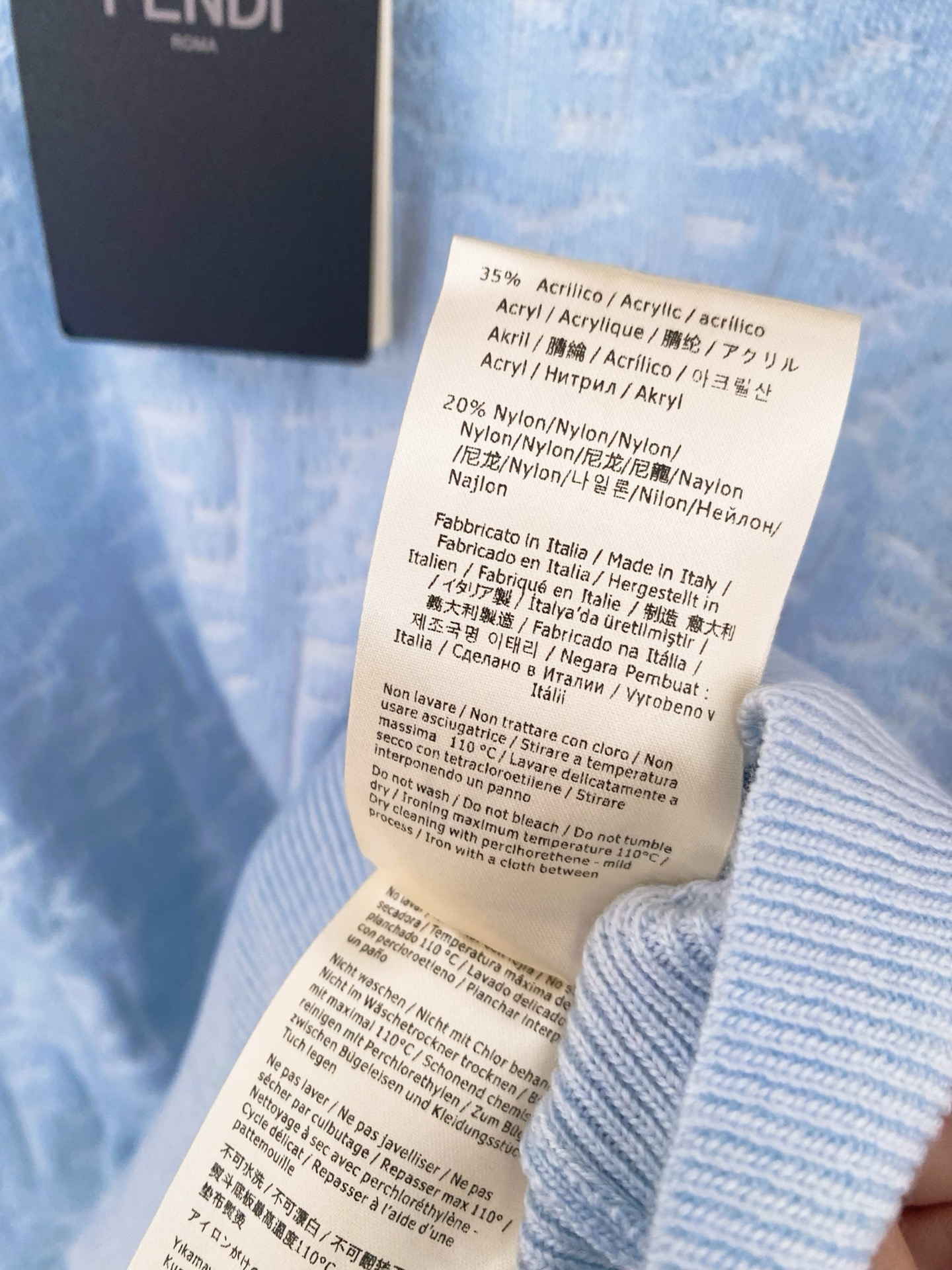 𝐅𝐞𝐧𝐝𝐢 𝟐𝟓𝐬𝐬 二色老花长袖 版型立体 上身時尚鬆弛感🈵️🈵️ 𝟐色𝟑碼 𝟑𝟔/𝟑𝟖/𝟒𝟎