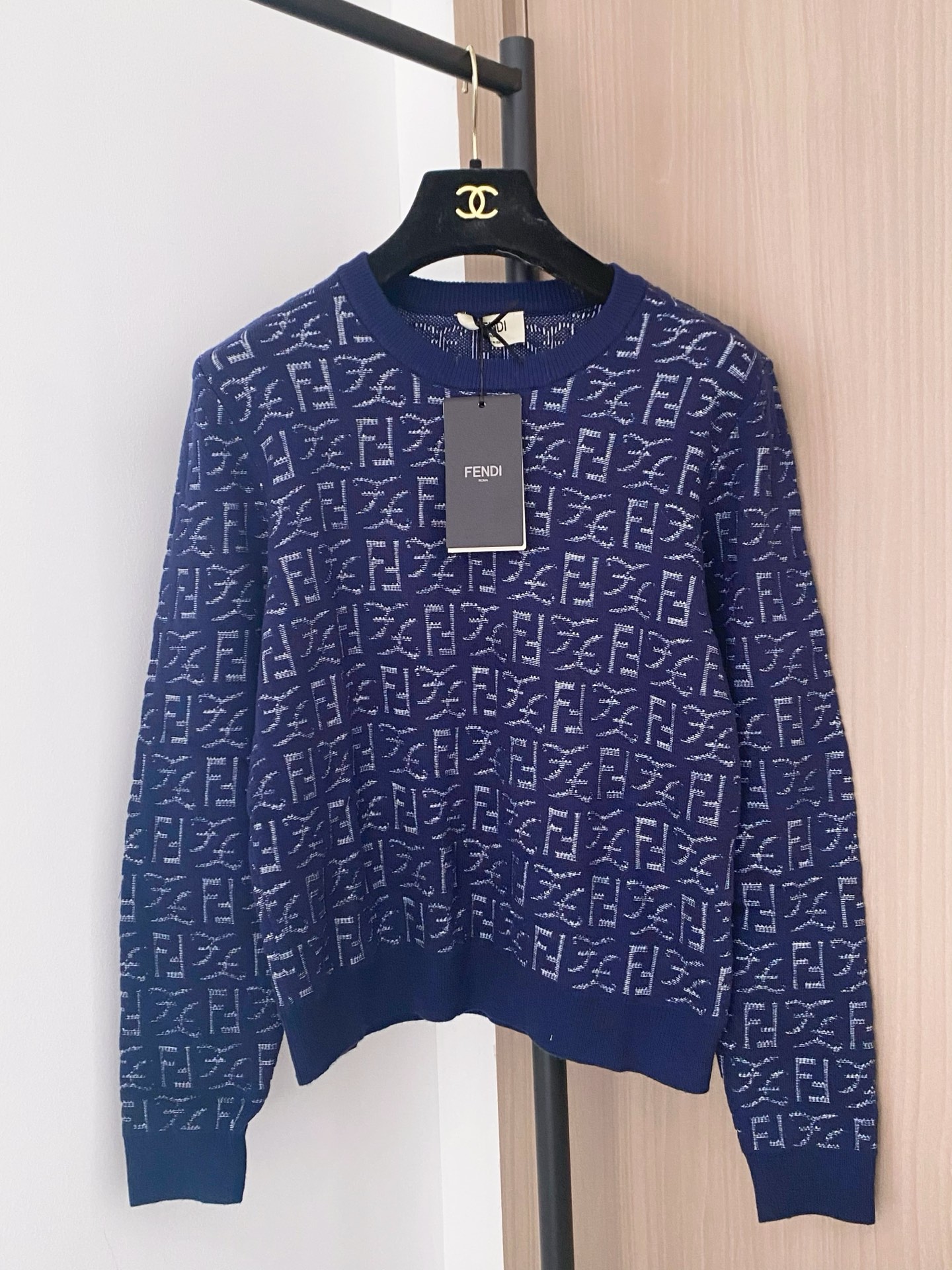 NO:507831,Two-color presbyterian long sleeves, three-dimensional style, fashionable and relaxing feeling on the upper body, color code // P,,alexander wang19860909二色老花长袖 版型立体 上身時尚鬆弛感 色碼 // P,,alexander wang,Women's clothing