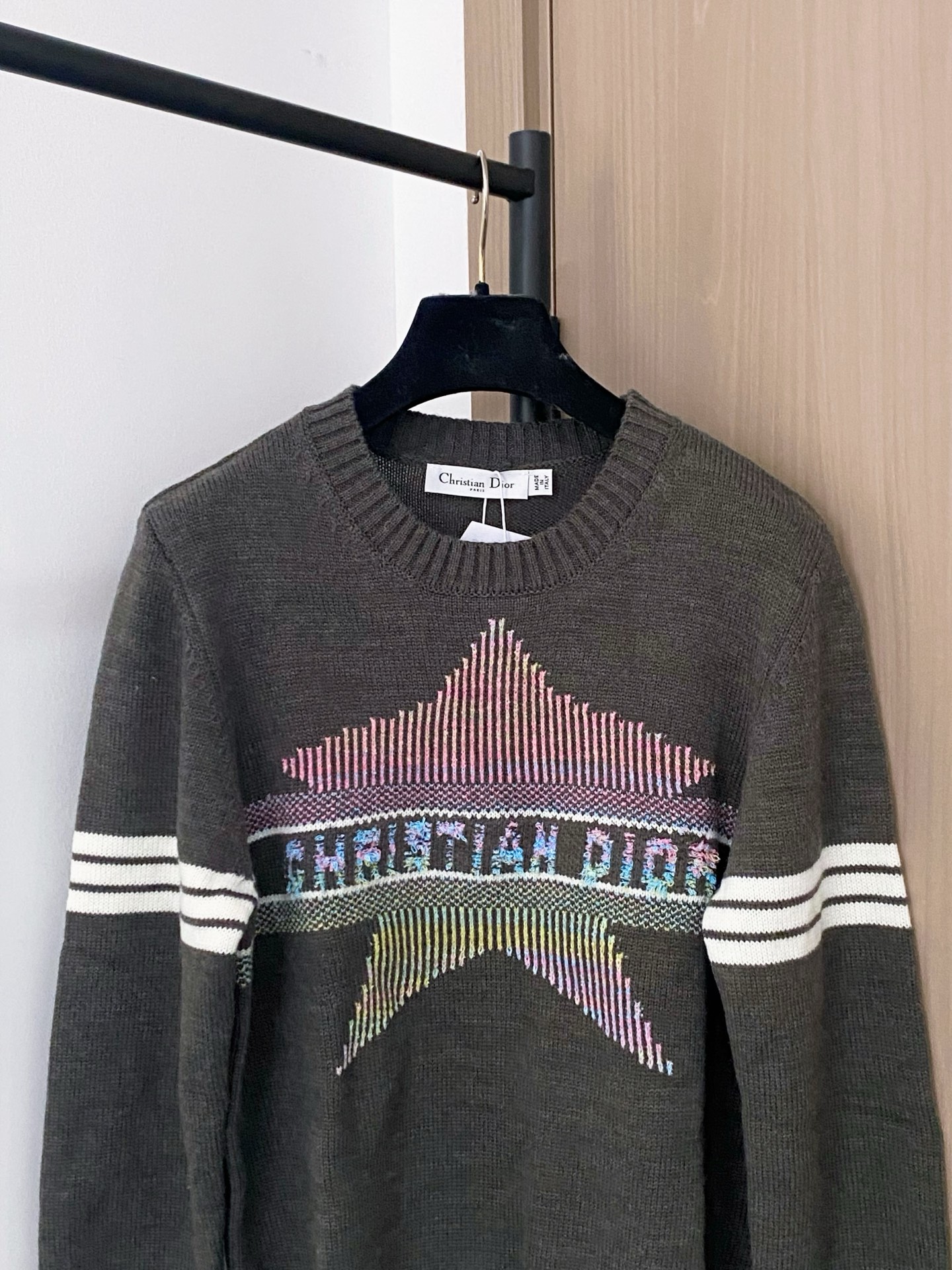 𝐃𝐢𝐨𝐫 𝟐𝟓新款 二色长袖 logo图案点缀修饰 上身顯瘦時尚 𝟐色𝟑碼 𝟑𝟔/𝟑𝟖/𝟒𝟎