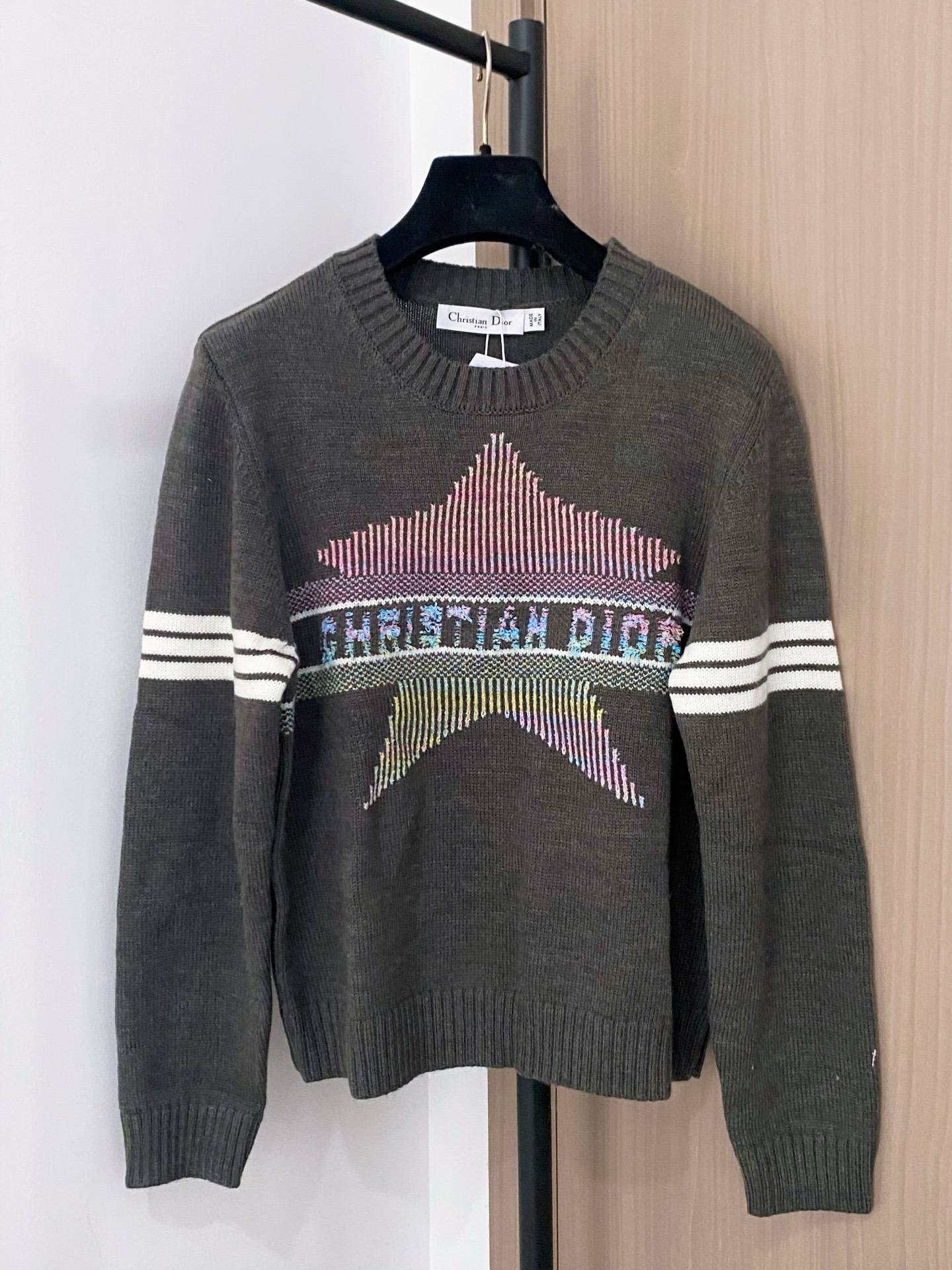 𝐃𝐢𝐨𝐫 𝟐𝟓新款 二色长袖 logo图案点缀修饰 上身顯瘦時尚 𝟐色𝟑碼 𝟑𝟔/𝟑𝟖/𝟒𝟎