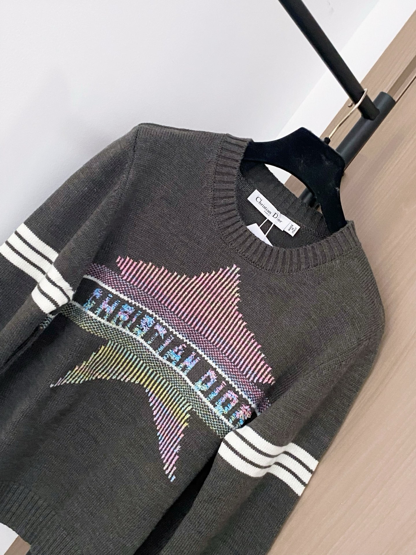 𝐃𝐢𝐨𝐫 𝟐𝟓新款 二色长袖 logo图案点缀修饰 上身顯瘦時尚 𝟐色𝟑碼 𝟑𝟔/𝟑𝟖/𝟒𝟎