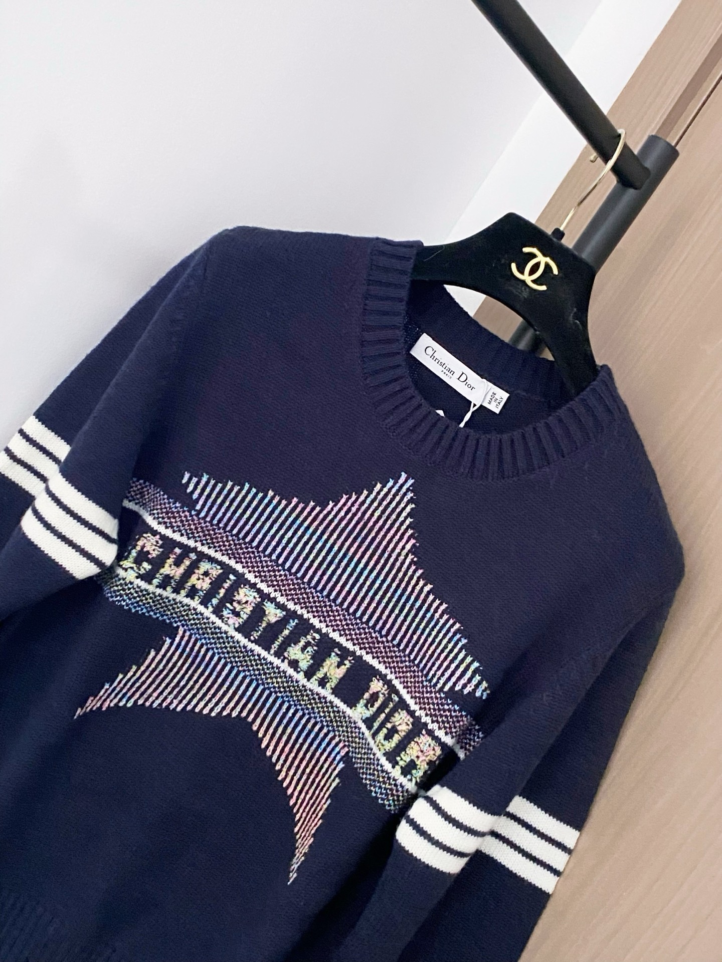 𝐃𝐢𝐨𝐫 𝟐𝟓新款 二色长袖 logo图案点缀修饰 上身顯瘦時尚 𝟐色𝟑碼 𝟑𝟔/𝟑𝟖/𝟒𝟎