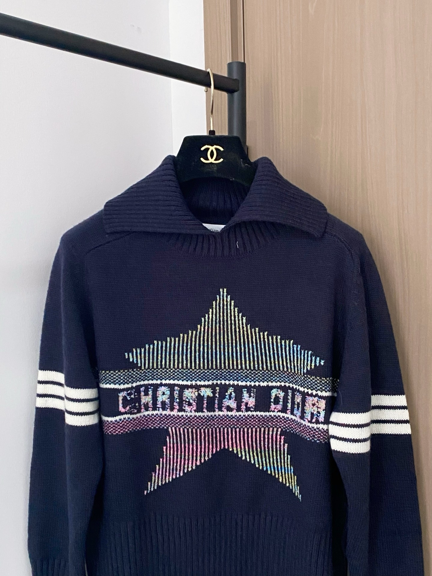 𝐃𝐢𝐨𝐫 𝟐𝟓新款 二色长袖 logo图案点缀修饰 上身顯瘦時尚 𝟐色𝟑碼 𝟑𝟔/𝟑𝟖/𝟒𝟎