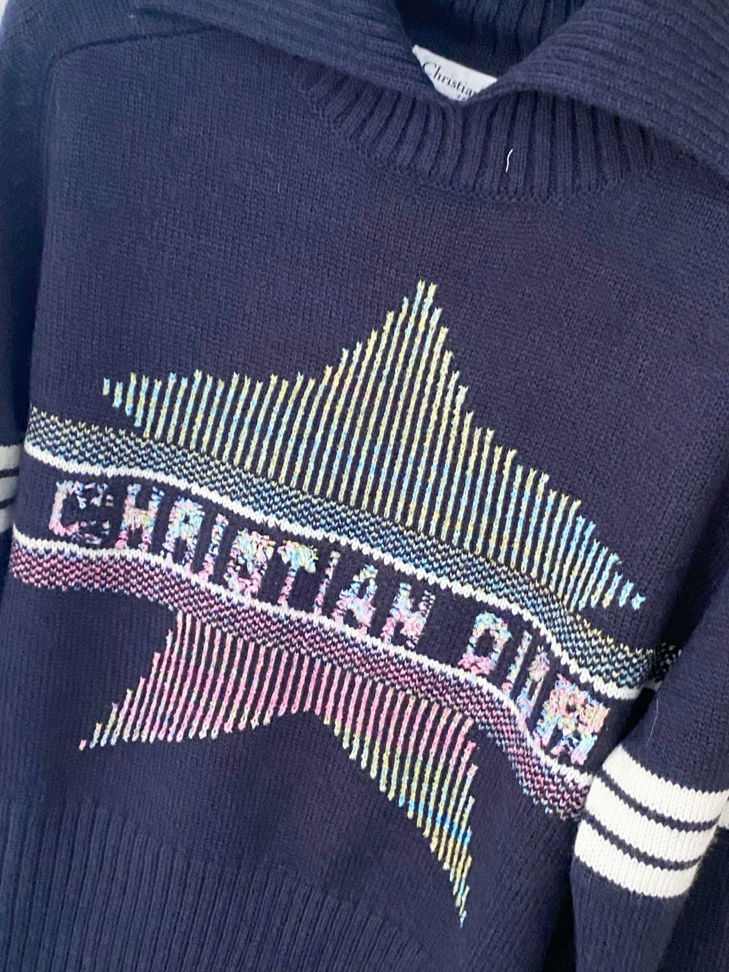 𝐃𝐢𝐨𝐫 𝟐𝟓新款 二色长袖 logo图案点缀修饰 上身顯瘦時尚 𝟐色𝟑碼 𝟑𝟔/𝟑𝟖/𝟒𝟎