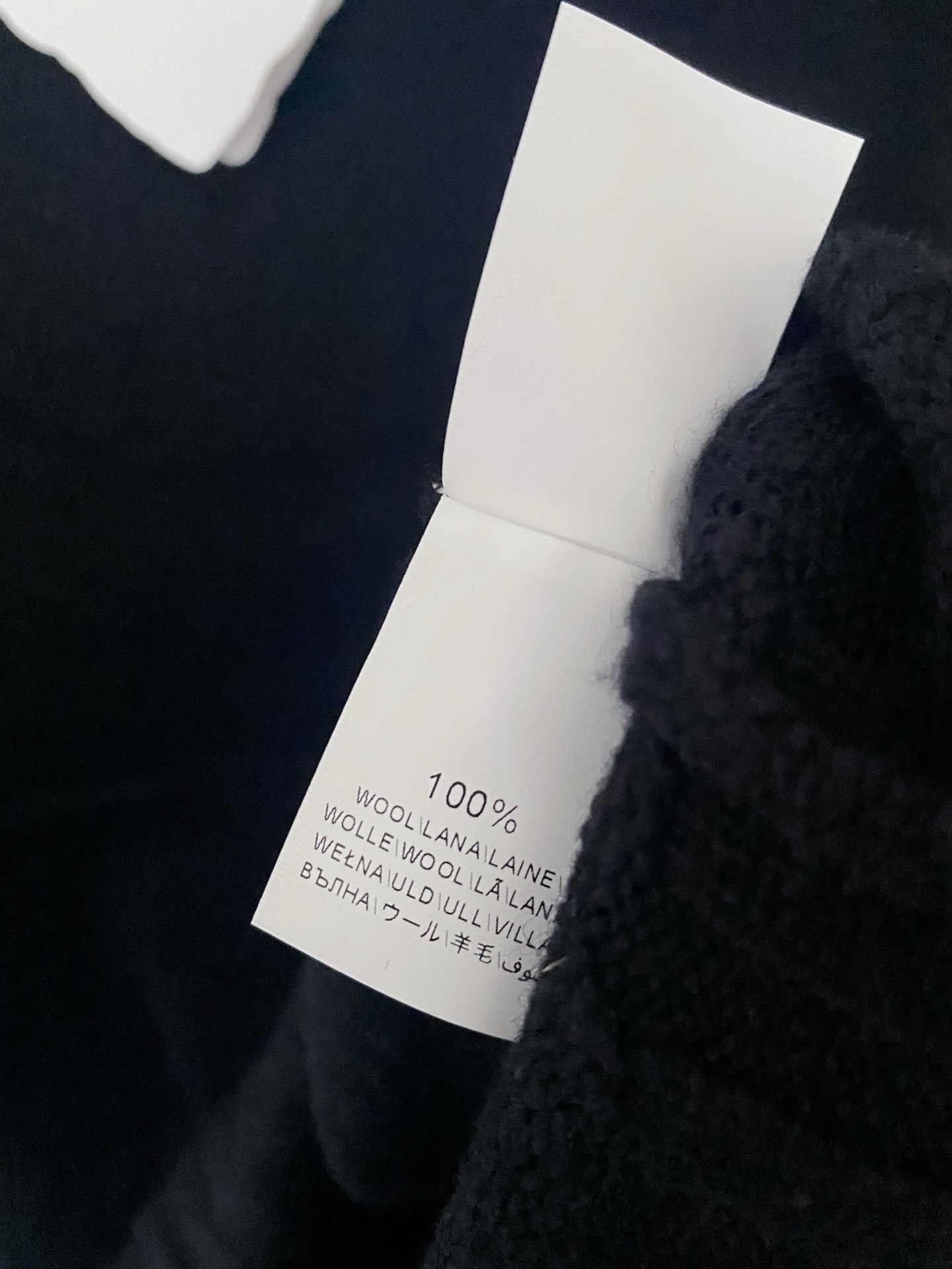 𝐁𝐂 𝟐𝟓新款 二色长袖 面料透气 显瘦高级 上身高级氛围感🈵️🈵️ 𝟐色𝟑碼 𝟑𝟔/𝟑𝟖/𝟒𝟎