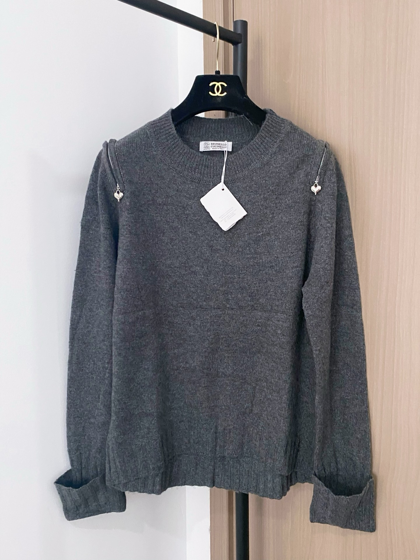 NO:507824,New two-color long sleeves, fabric breathable, slim and high-end upper body high-end atmosphere Color code //,,alexander wang19860909新款 二色长袖 面料透气 显瘦高级 上身高级氛围感 色碼 //,,alexander wang,Women's clothing