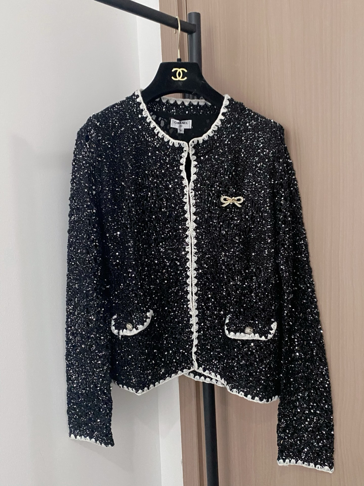 NO:507836,New cardigan, breathable fabric, logo pattern embellishment! High-end atmosphere on the upper body color code //, alexander wang19860909新款开衫 面料透气 logo图案修饰点缀！上身高级氛围感 色碼 //,,alexander wang,Women's clothing