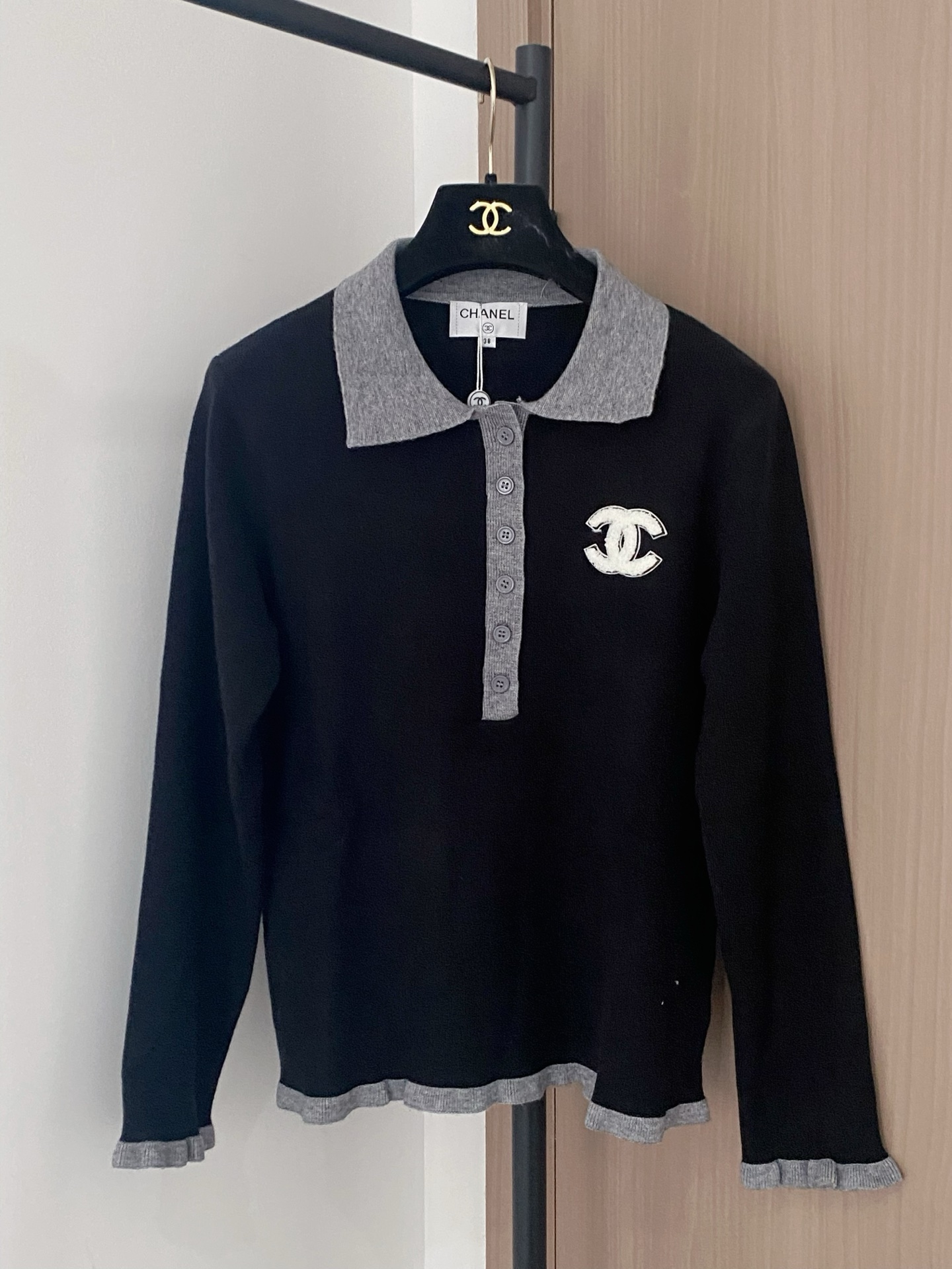 Chanel Polo à Manches Longues Bicolore avec Logo