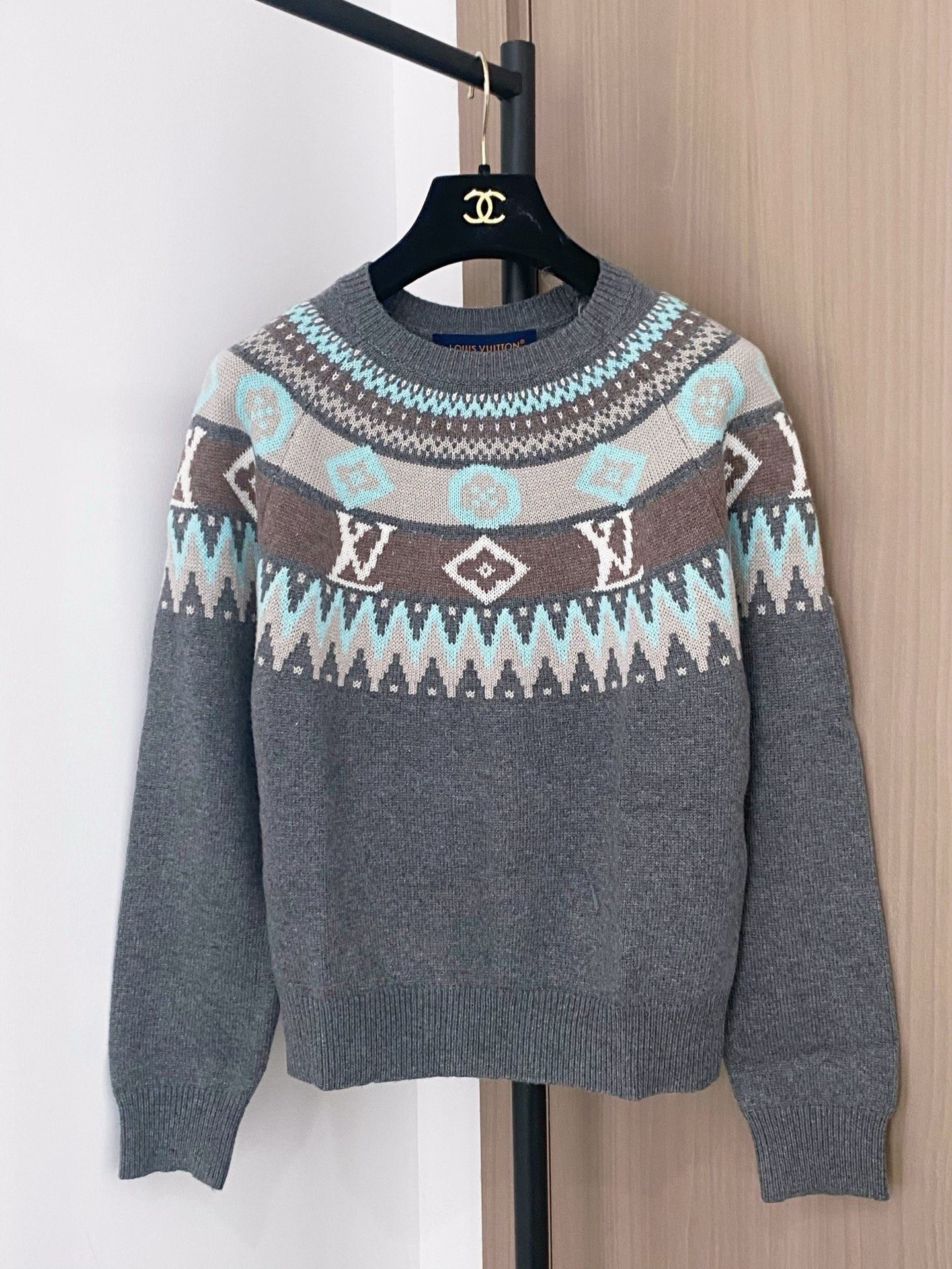 Louis Vuitton Women's Long Sleeve Gray Patterned Sweater Size 36/38/40