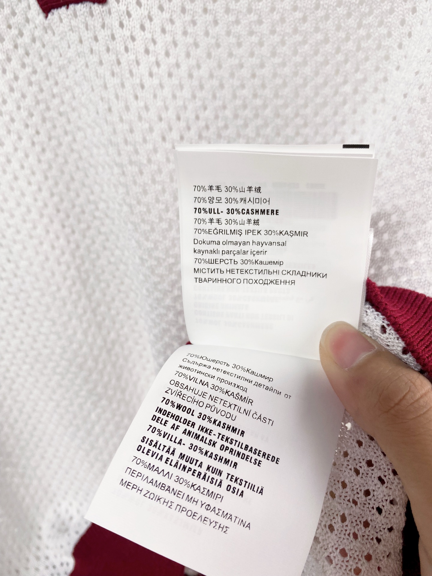 🛒—新款发售— 𝐌𝐢𝐮𝐦𝐢𝐮 新款二色短袖 logo点缀修饰 上身显瘦百搭 𝟐色𝟑碼 𝟑𝟔/𝟑𝟖/𝟒𝟎