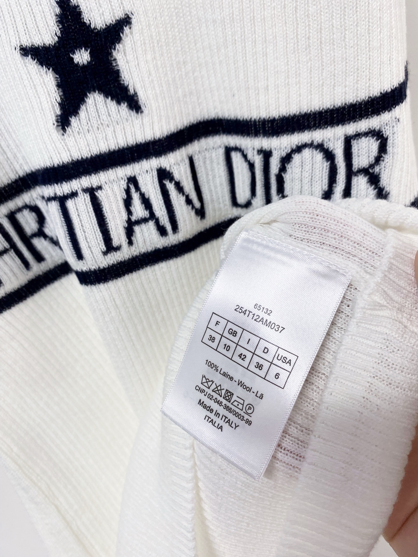 🛒—新款发售— 𝐃𝐢𝐨𝐫 新款 三色背心 logo图案点缀修饰！上身顯瘦時尚 𝟑色𝟑碼 𝟑𝟔/𝟑𝟖/𝟒𝟎