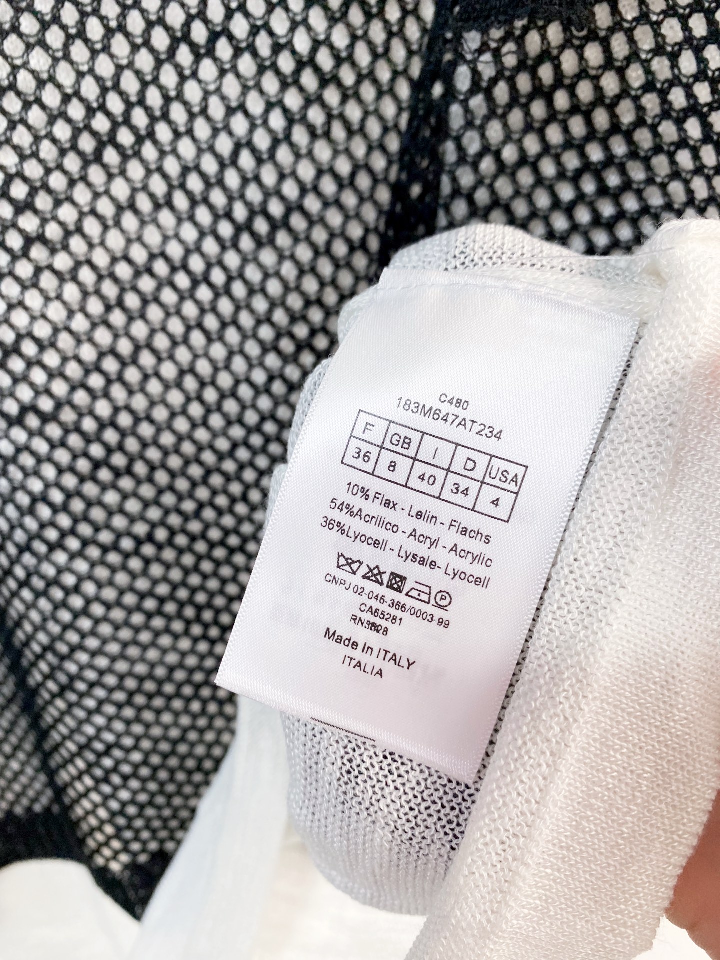 🛒—新款发售— 𝐃𝐢𝐨𝐫 新款 二色短袖 logo图案点缀修饰 上身顯瘦時尚 𝟐色𝟑碼 𝟑𝟔/𝟑𝟖/𝟒𝟎