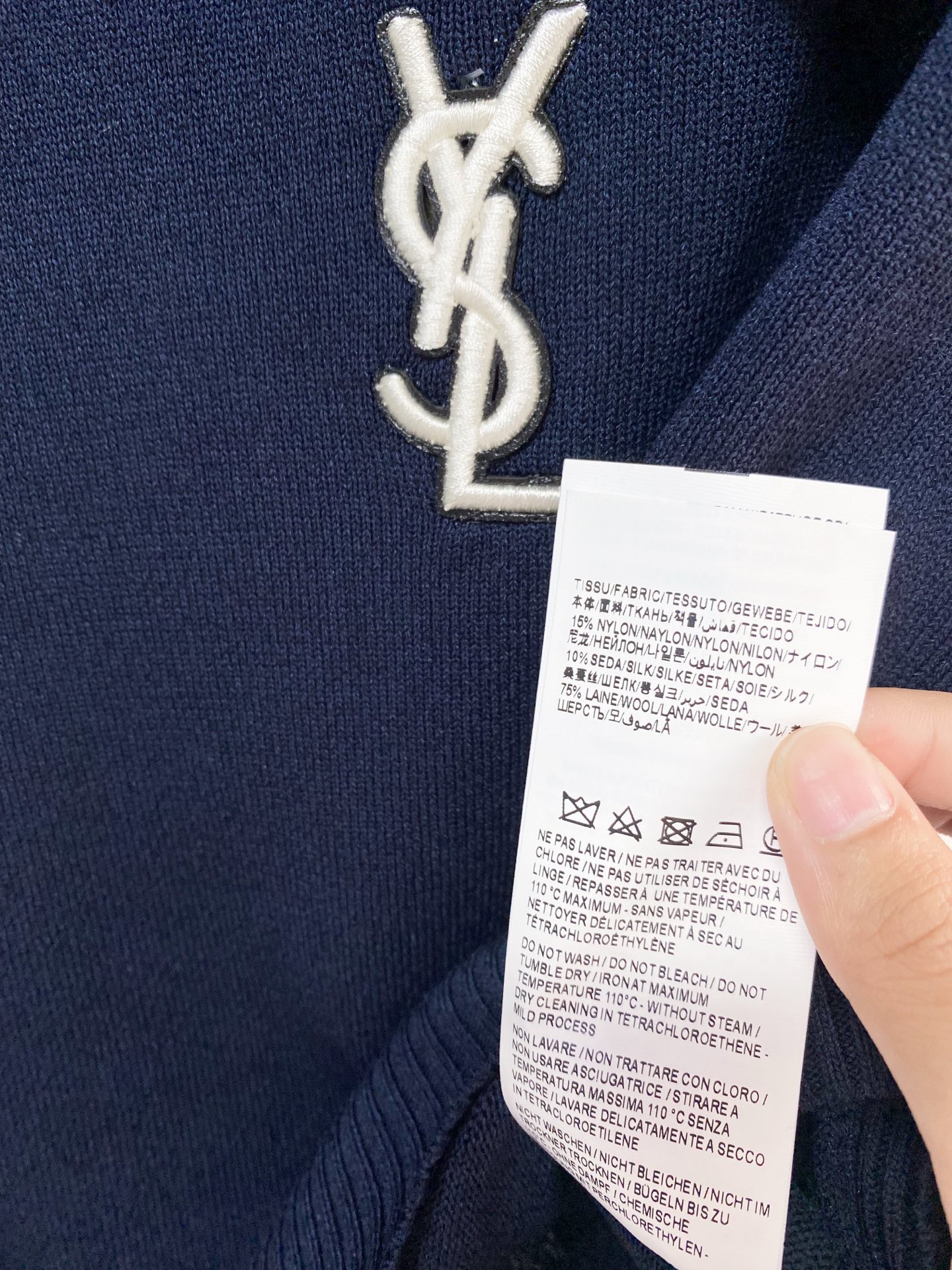 🛒—新款发售— 𝐘𝐒𝐋 新款二色短袖 高級時尚精品 精美logo高级点缀 上身显瘦舒适 𝟐色𝟑碼 𝟑𝟔/