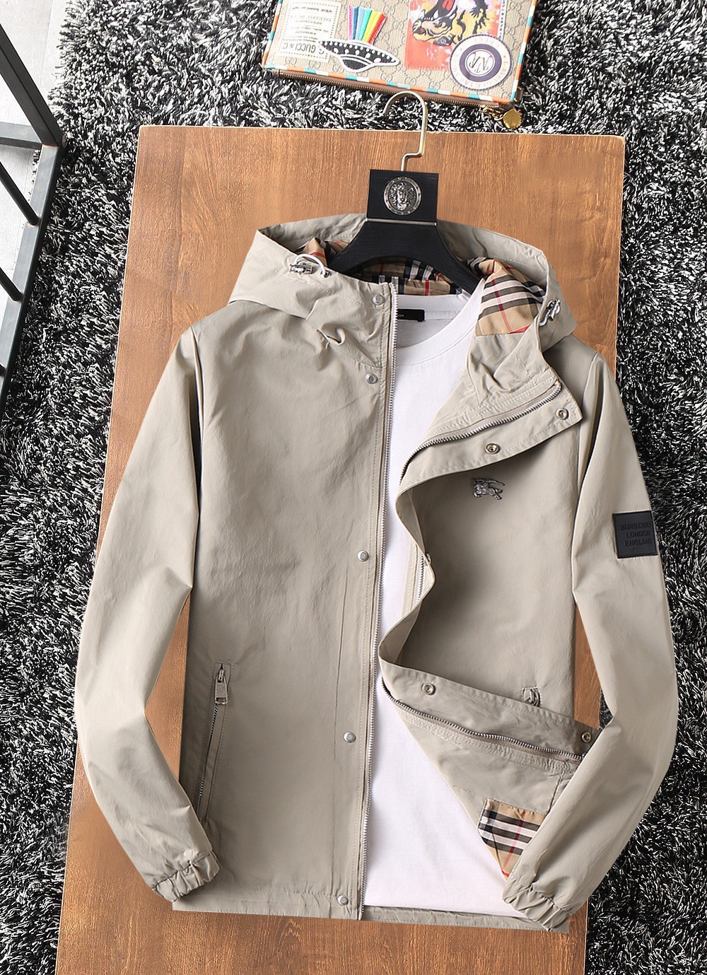 P280 Burberry ¡Completa tres etiquetas, contadores sincronizados! Primavera 2026 nueva chaqueta de moda casual, estilo …