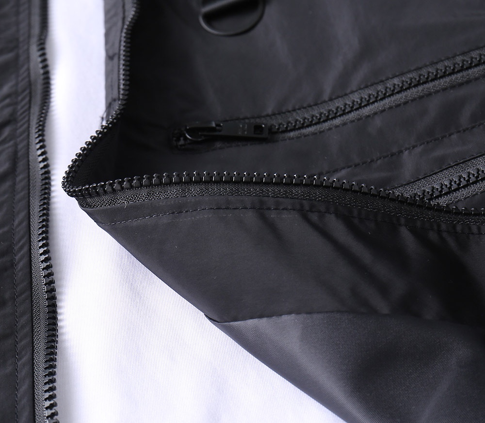 普拉达2024春季爆款专柜新款休闲时尚夹克超前卫设计风格细腻舒适穿着非常轻便不易起皱多重重工艺整体的设计