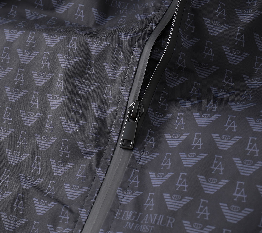 Armani 2025 Spring New Casual Jacket: Lightweight Tech Fabric, Hooded Design 6 i1730280874 1064 0
