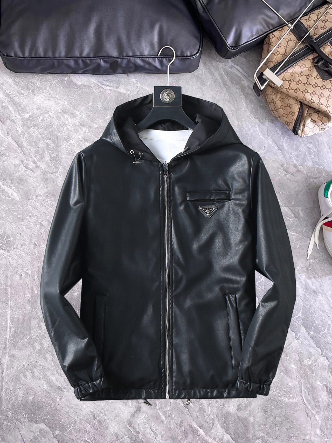 P380 Prada 2026 primavera y otoño popular contador nueva chaqueta de moda de cuero informal, estilo de diseño ultravang…
